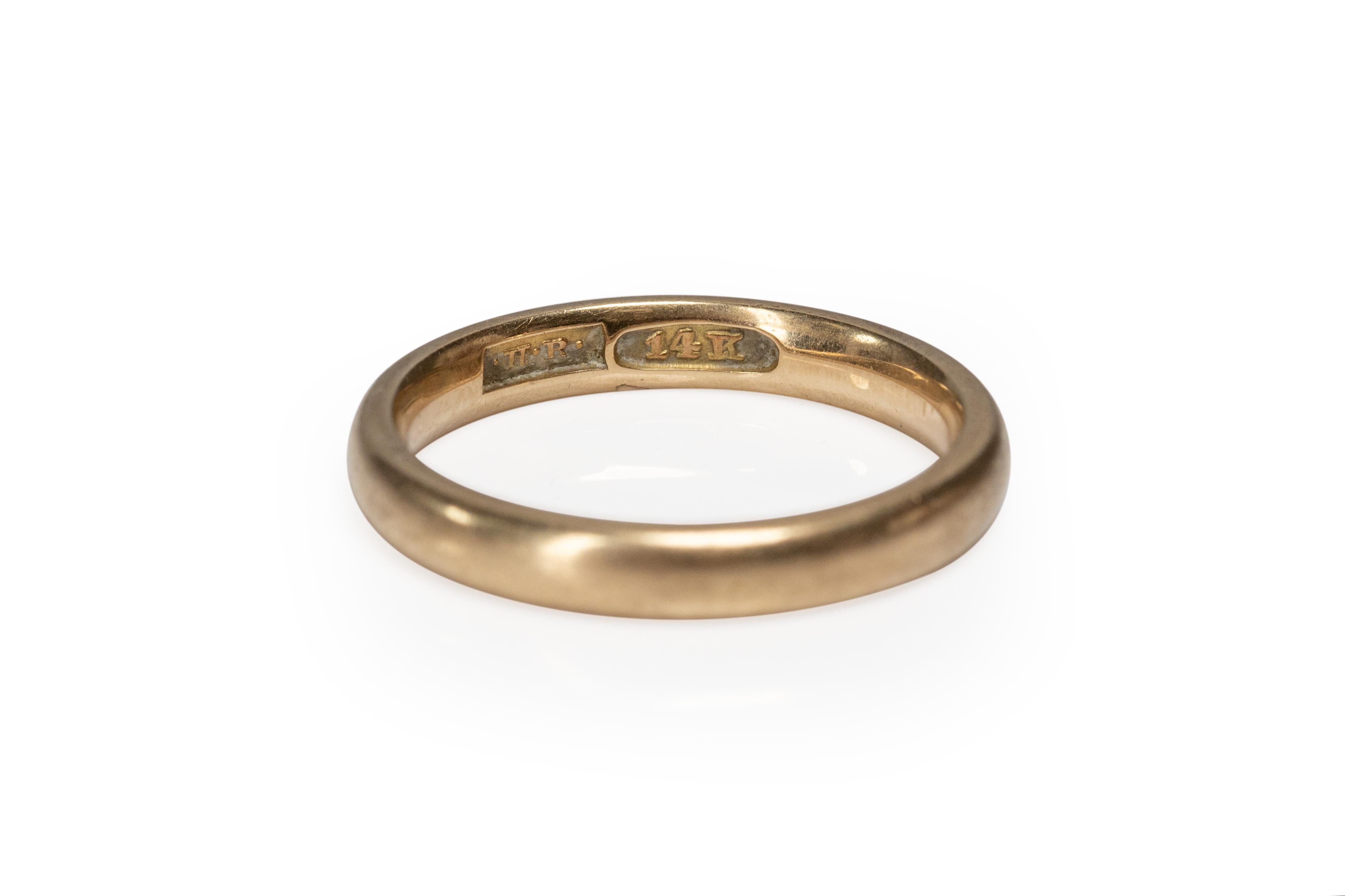 Ring Size: 8.5
Metal Type: 14 karat Yellow Gold [Hallmarked, and Tested]
Weight: 5 grams

Finger to Top of Stone Measurement: 2 mm
Condition: Excellent
