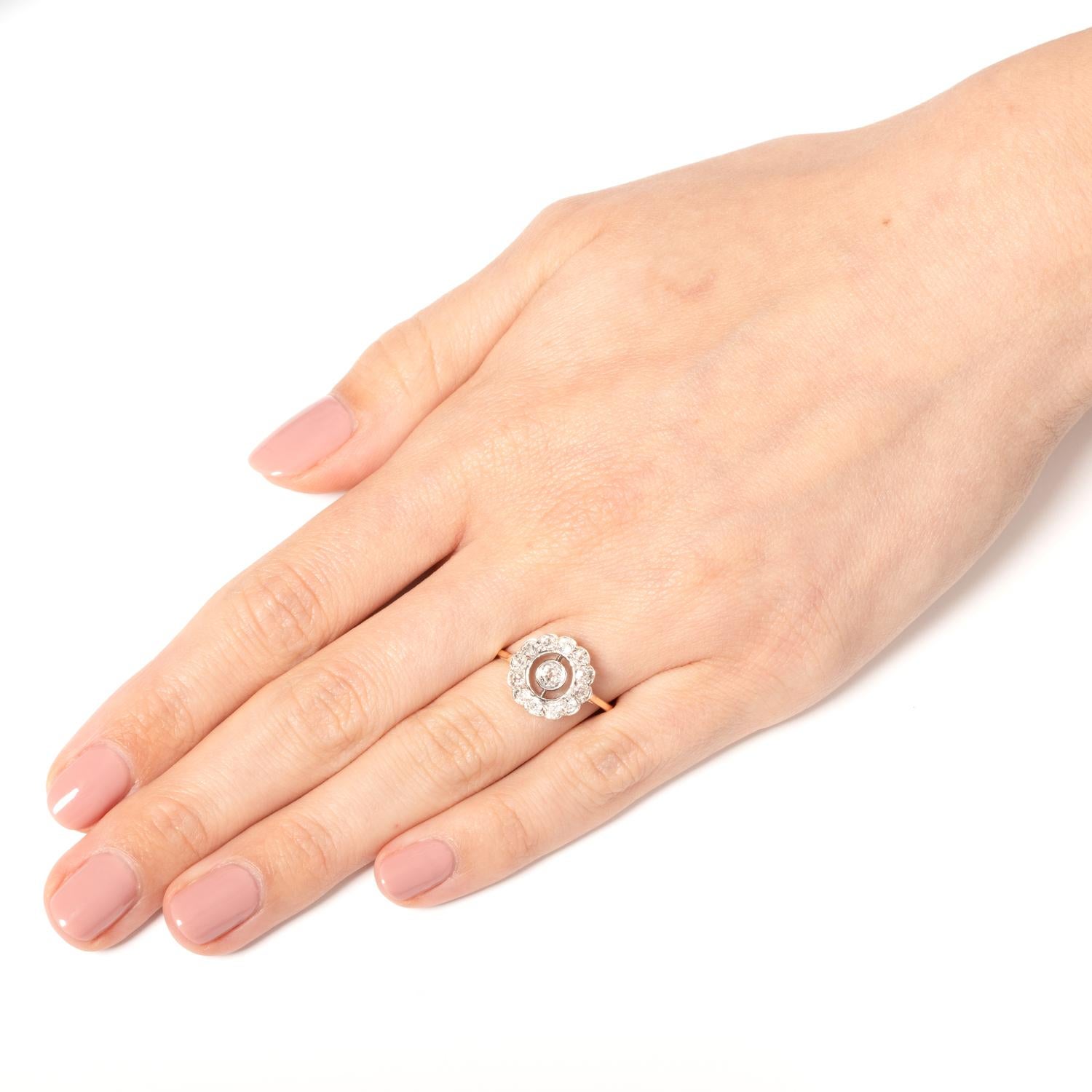Edwardianischer 1,40ct Diamant Halo Cluster Ring, um 1910 Damen im Angebot