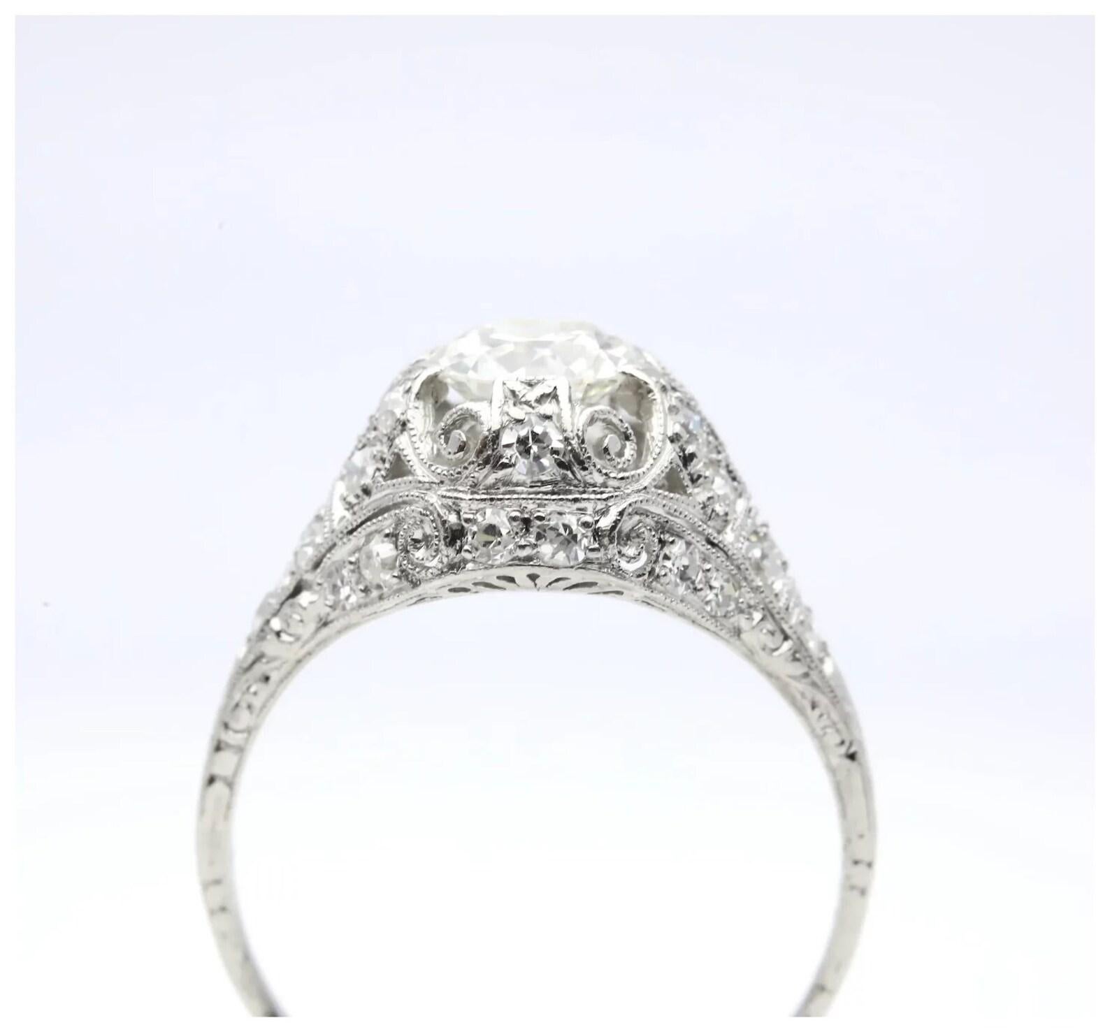 Edwardian 1.41ctw Diamond Engagement Ring in Platinum In Good Condition For Sale In Boston, MA