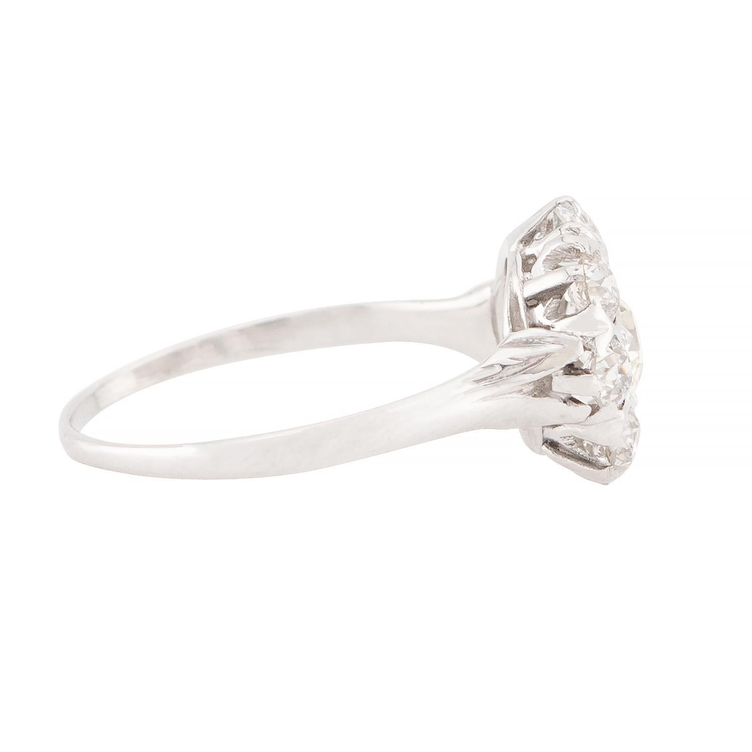Edwardian 14k Diamant Cluster Ring (Alteuropäischer Brillantschliff) im Angebot