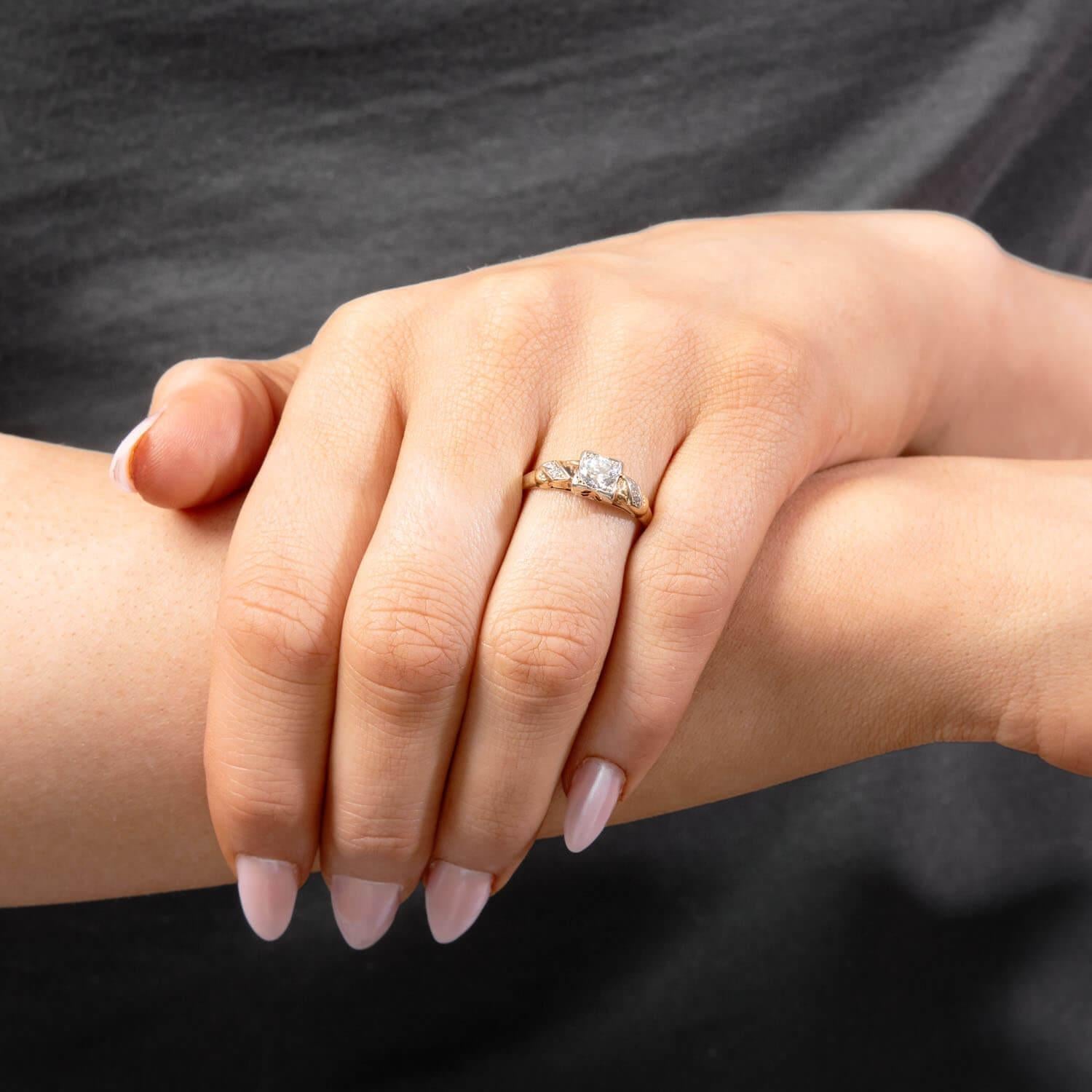 Donna Anello di fidanzamento edoardiano con diamante 14k da 0,40 carati in vendita