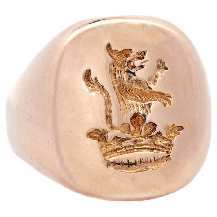 Edwardian 14k Family Crest Intaglio Signet Ring For Sale at 1stDibs