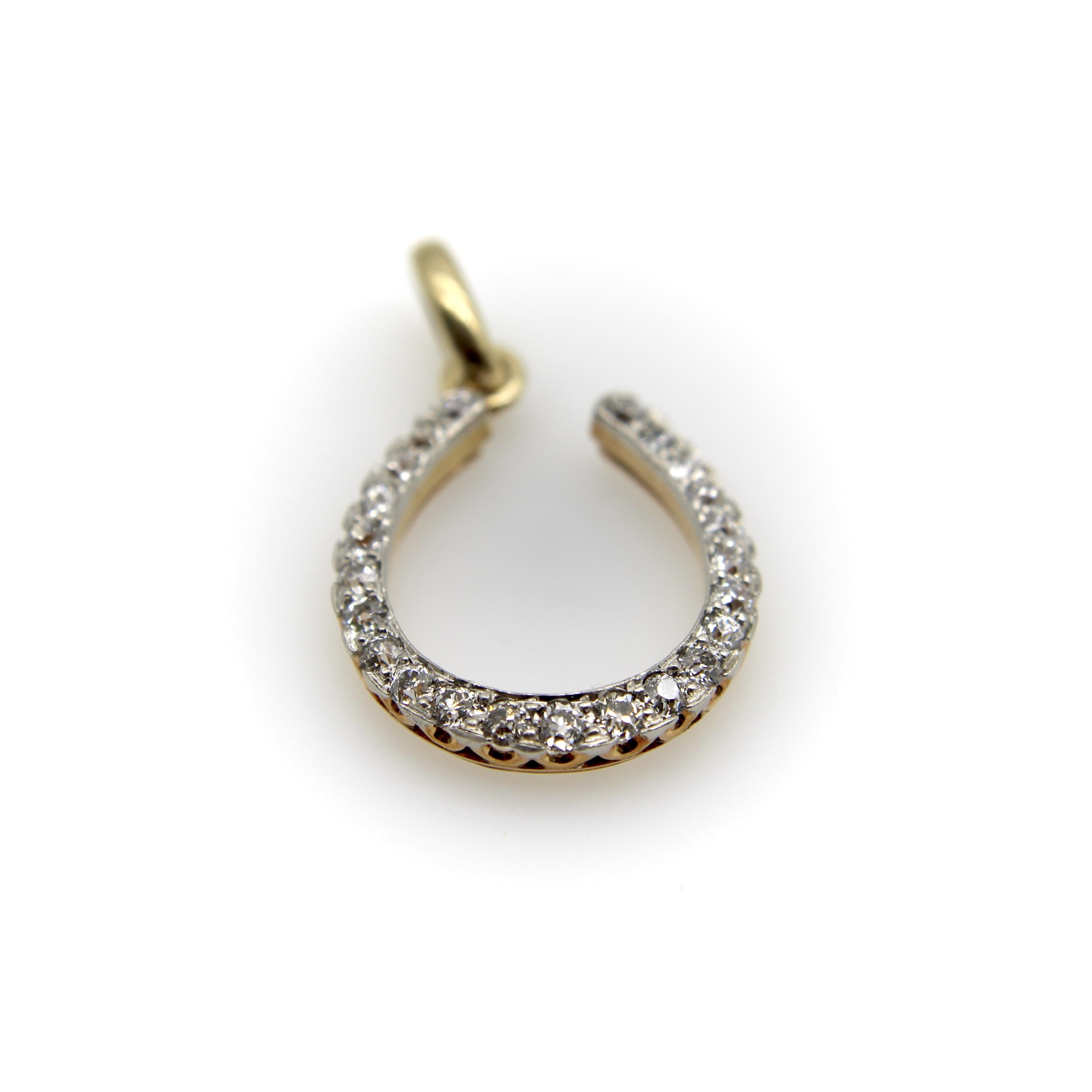 Édouardien Pendentif fer à cheval édouardien en or 14K et platine avec diamant taillé à l'ancienne en vente