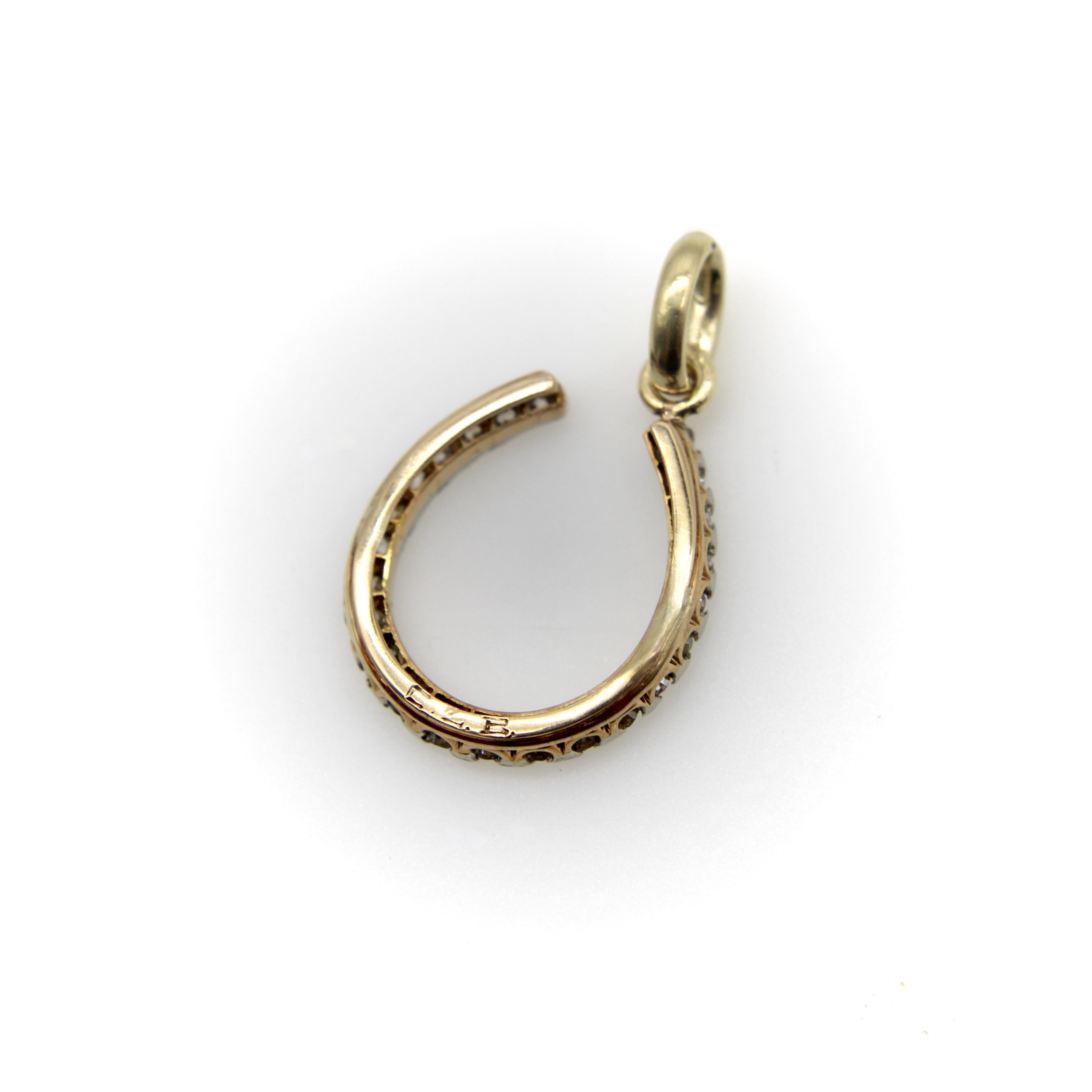 Pendentif fer à cheval édouardien en or 14K et platine avec diamant taillé à l'ancienne Unisexe en vente