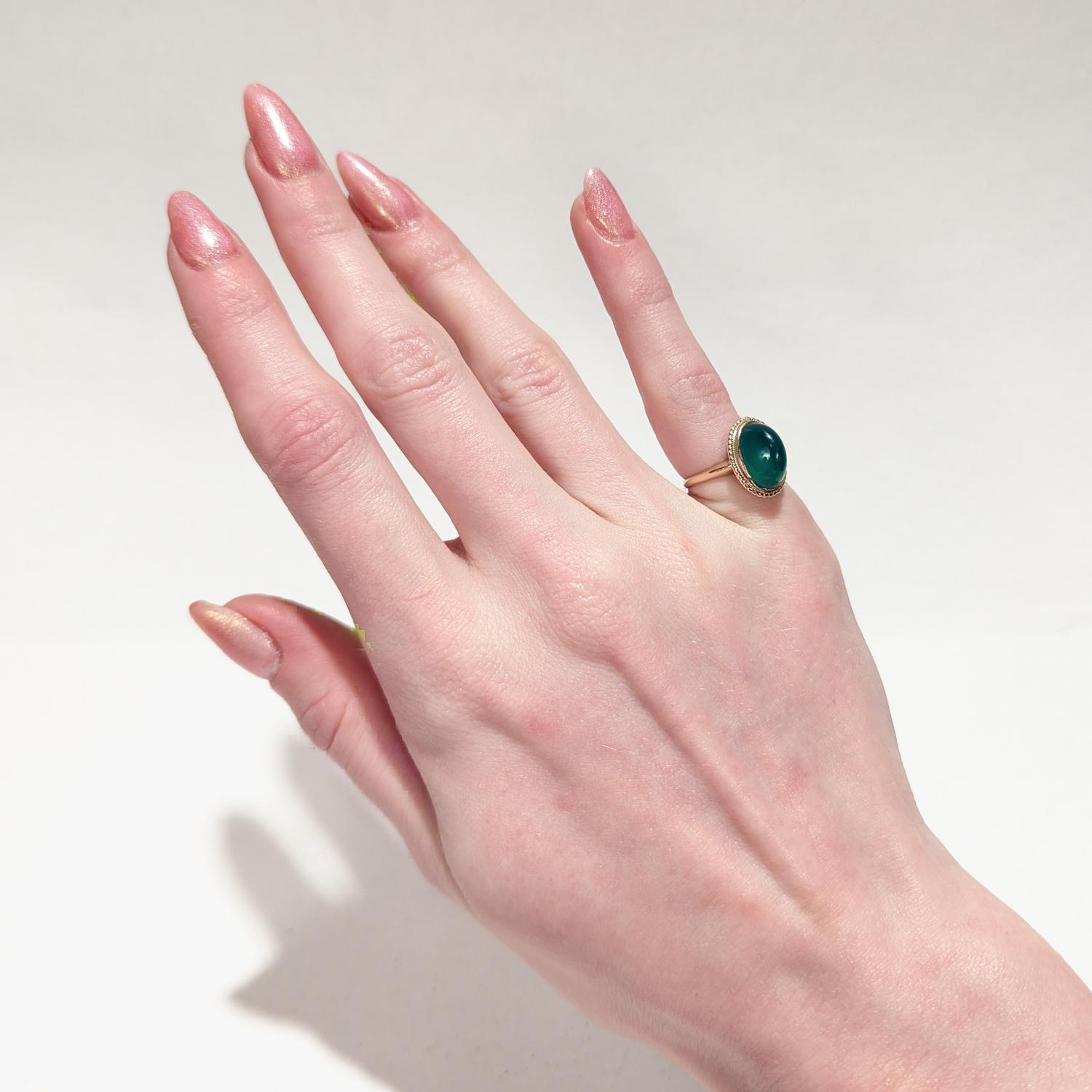 Edwardian 14K Gold & Chrysoprase Sugarloaf Cabochon Ring For Sale 7