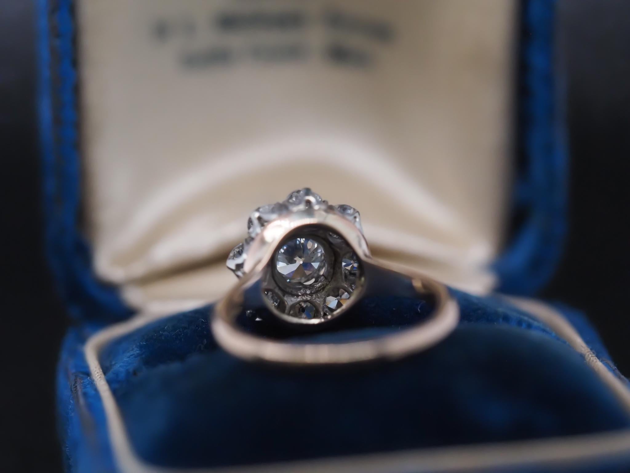 Taglio antico europeo Anello edoardiano a cluster di diamanti in oro giallo 14K e platino in vendita
