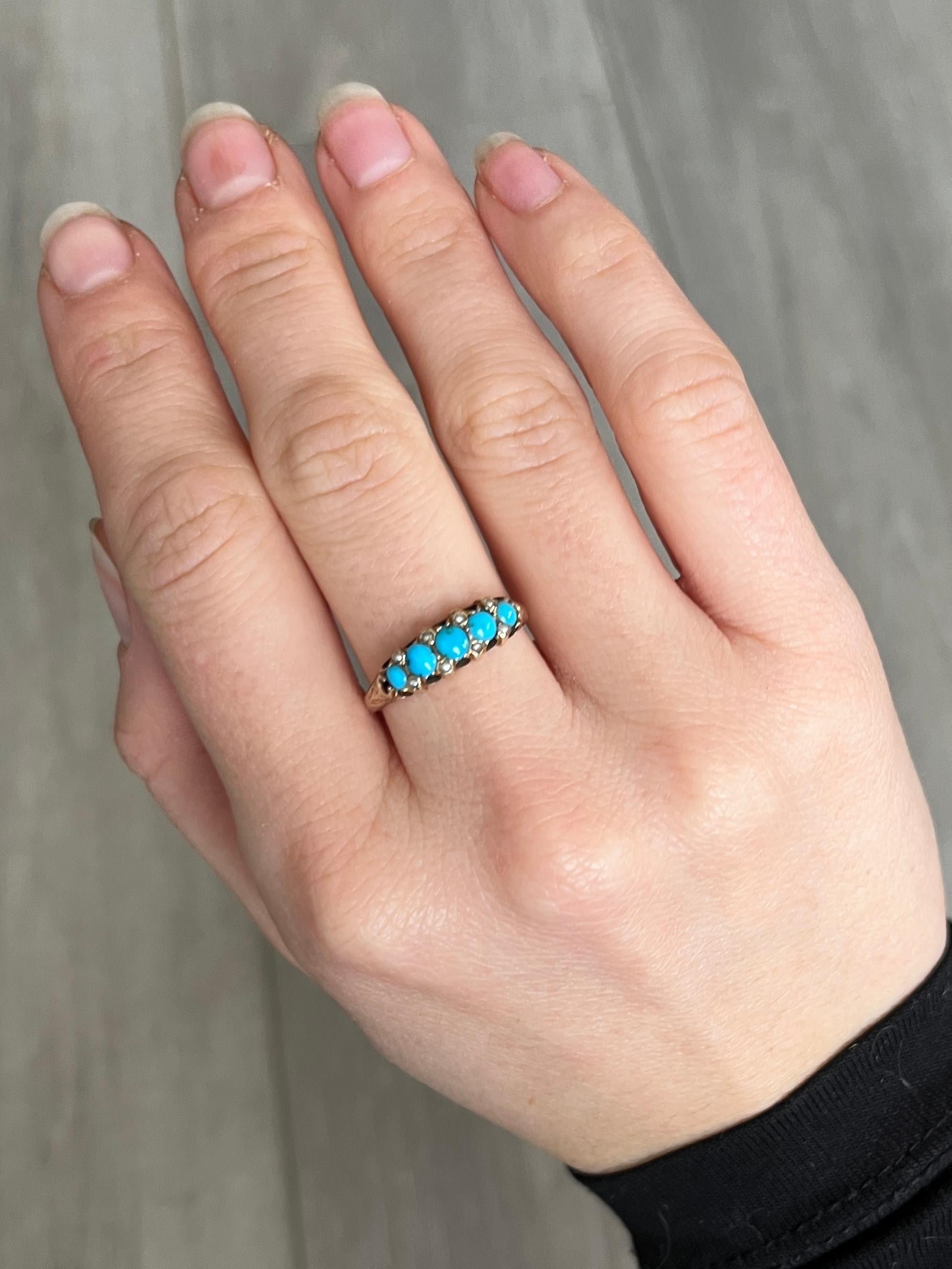 Round Cut Edwardian 15 Carat Gold Turquoise and Pearl Five-Stone Ring For Sale