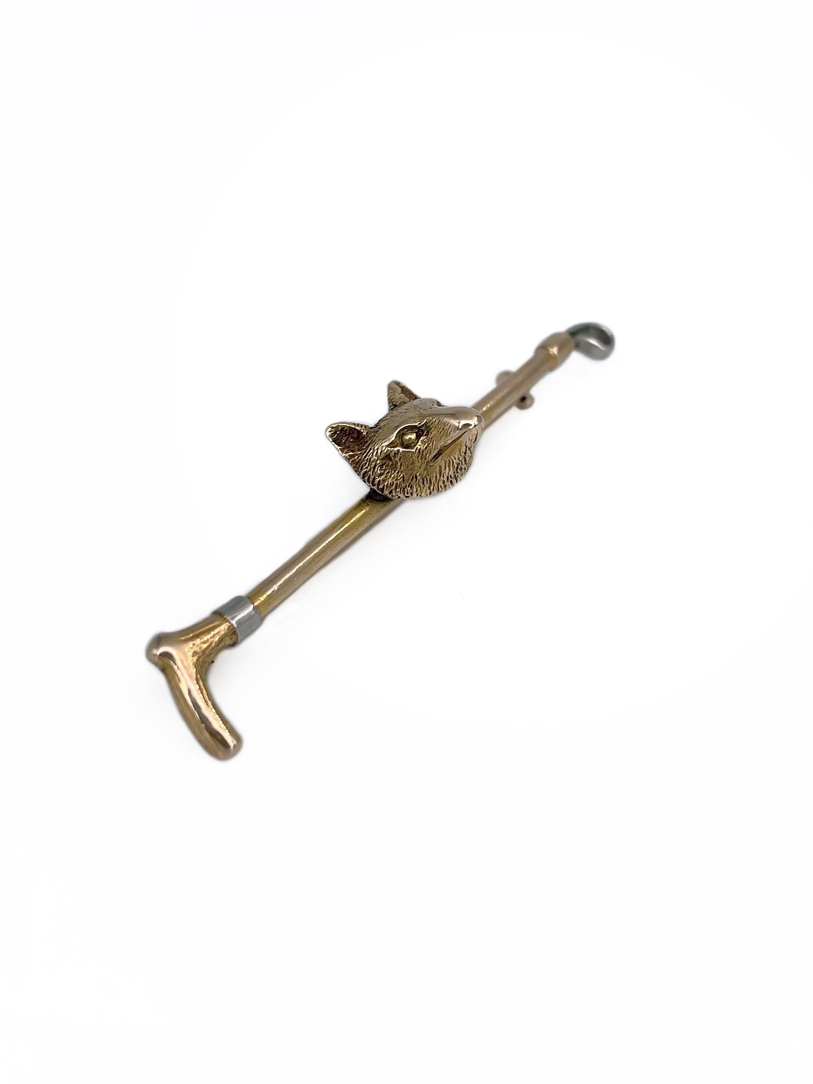 This is a lovely Edwardian fox head and riding whip bar brooch crafted in 15K yellow gold. Circa 1910. 

The piece is signed with “15CT”. It has a C clasp.  

In the times of Queen Victoria, jewelry with various themes was created. One of them is