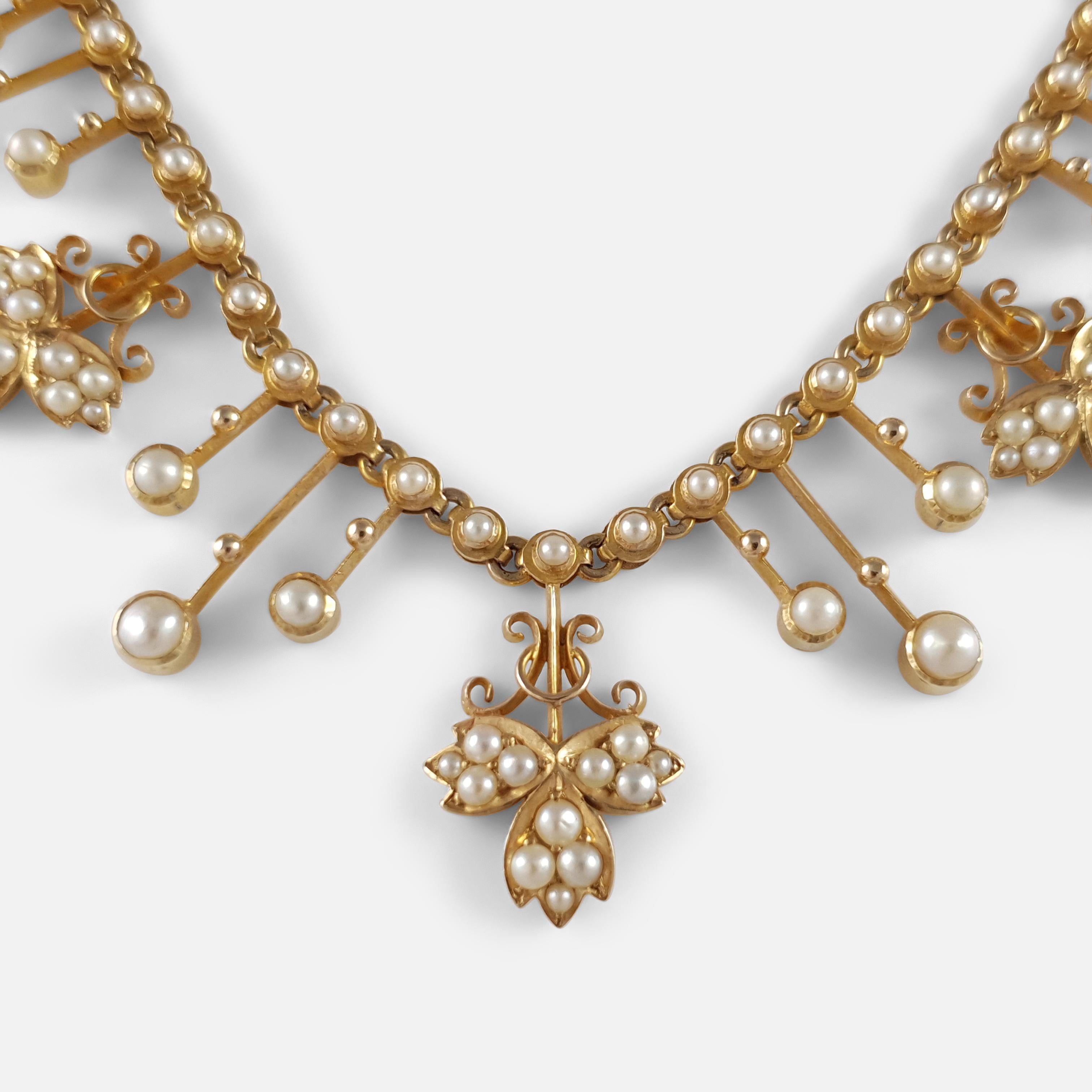 Edwardian 15 Karat Yellow Gold Seed Pearl Fringe and Foliate Necklace circa 1905 In Good Condition In Glasgow, GB