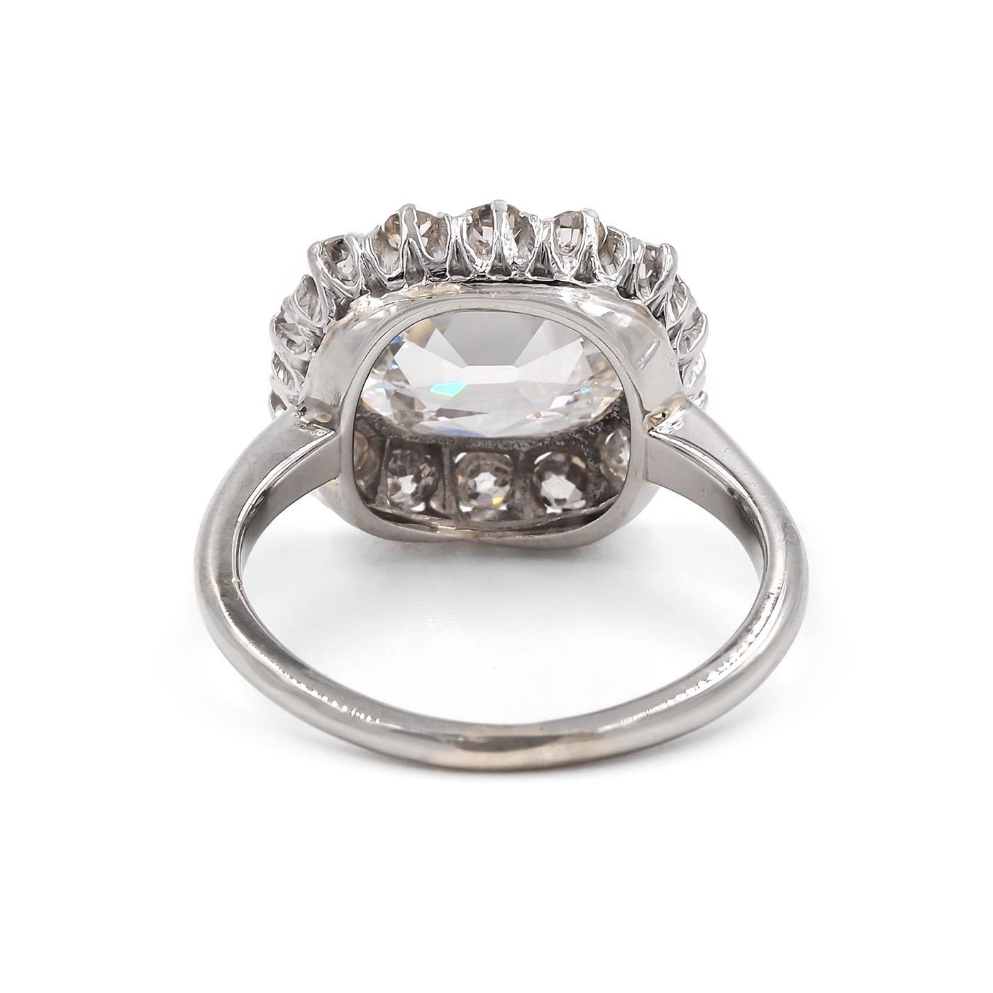 Women's Edwardian 1.50 Carat GIA Cushion Cut Diamond Cluster Engagement Ring For Sale