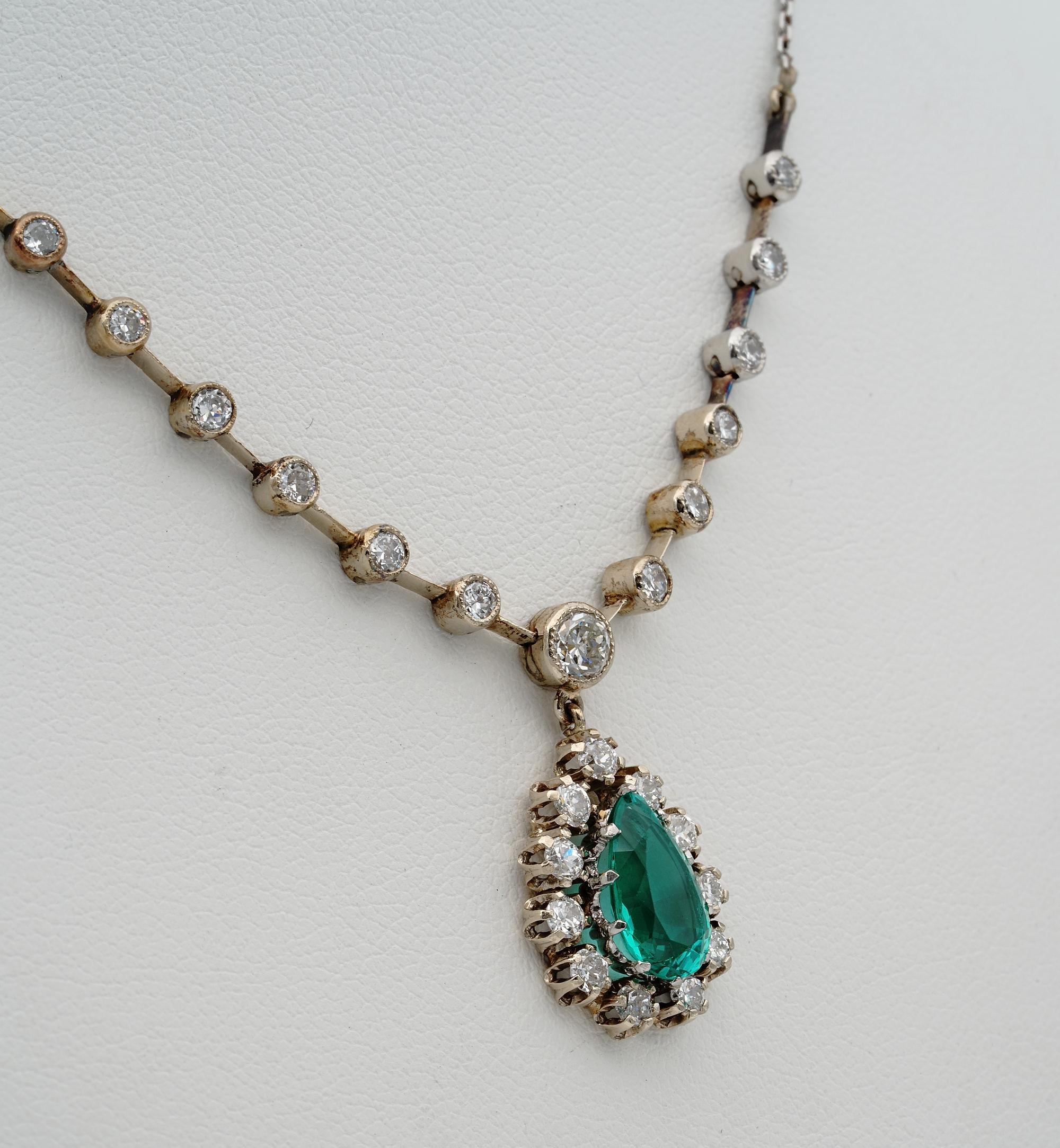 Edwardian 1.50 Carat Colombian Emerald 1.60 Carat Diamond Necklace In Good Condition For Sale In Napoli, IT