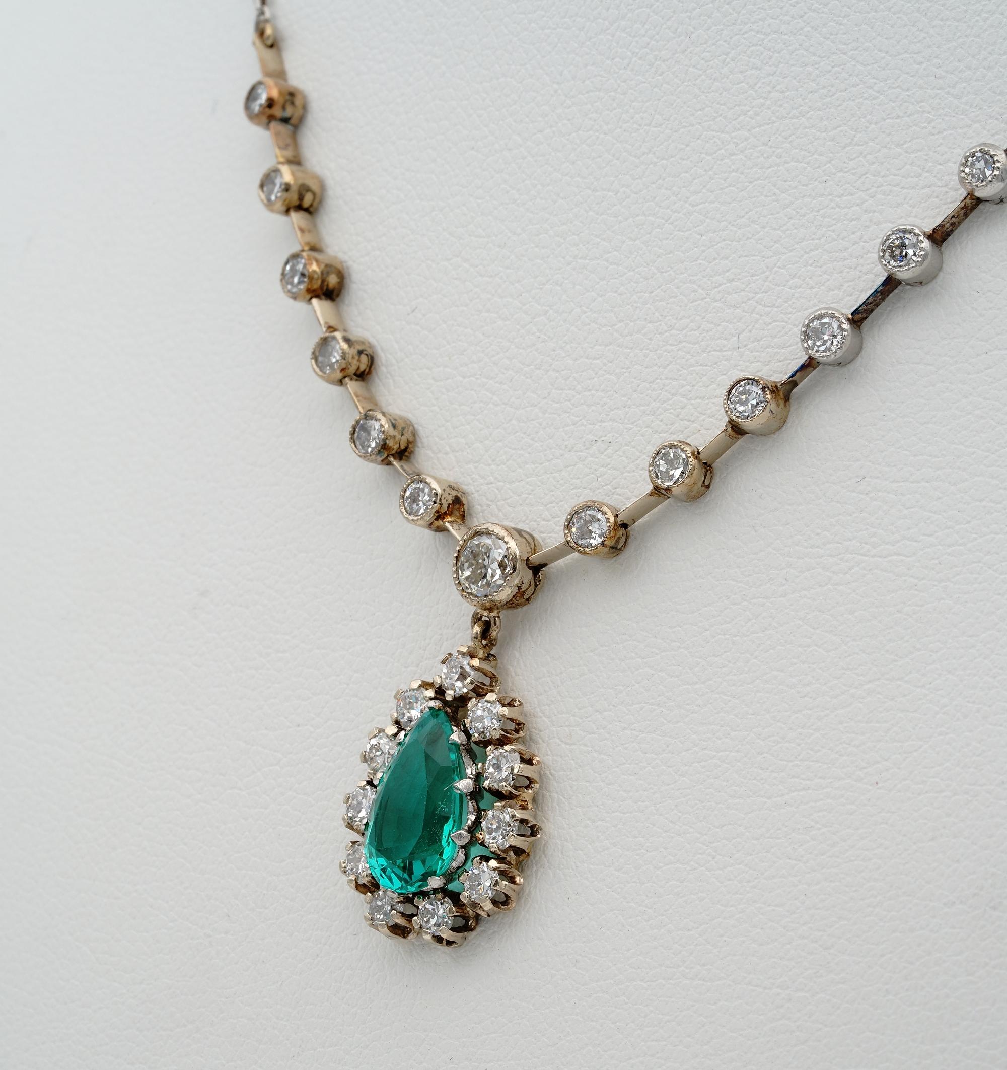 Women's Edwardian 1.50 Carat Colombian Emerald 1.60 Carat Diamond Necklace For Sale
