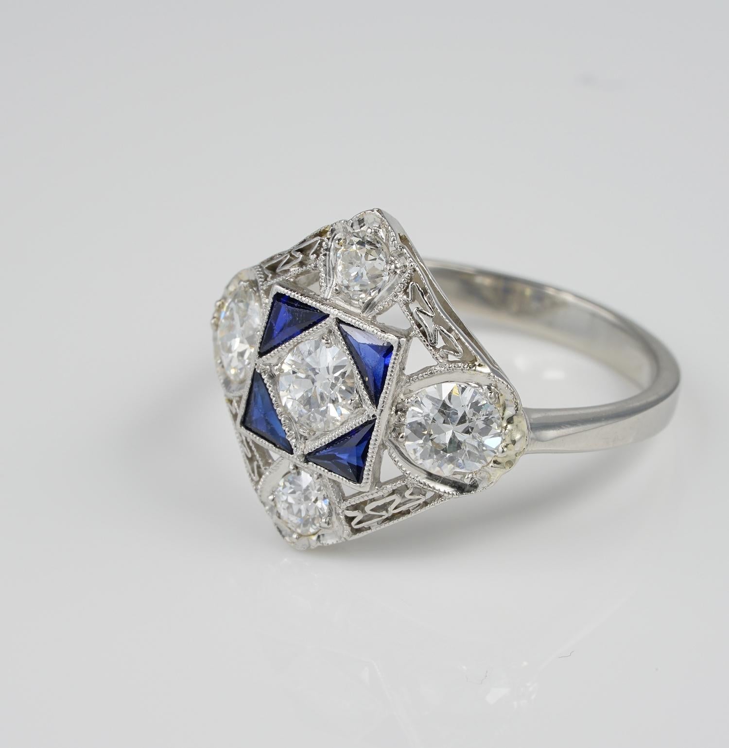 Women's or Men's Edwardian 1.50 Ct Diamond F VVS VS Sapphire Platinum ring In For Sale