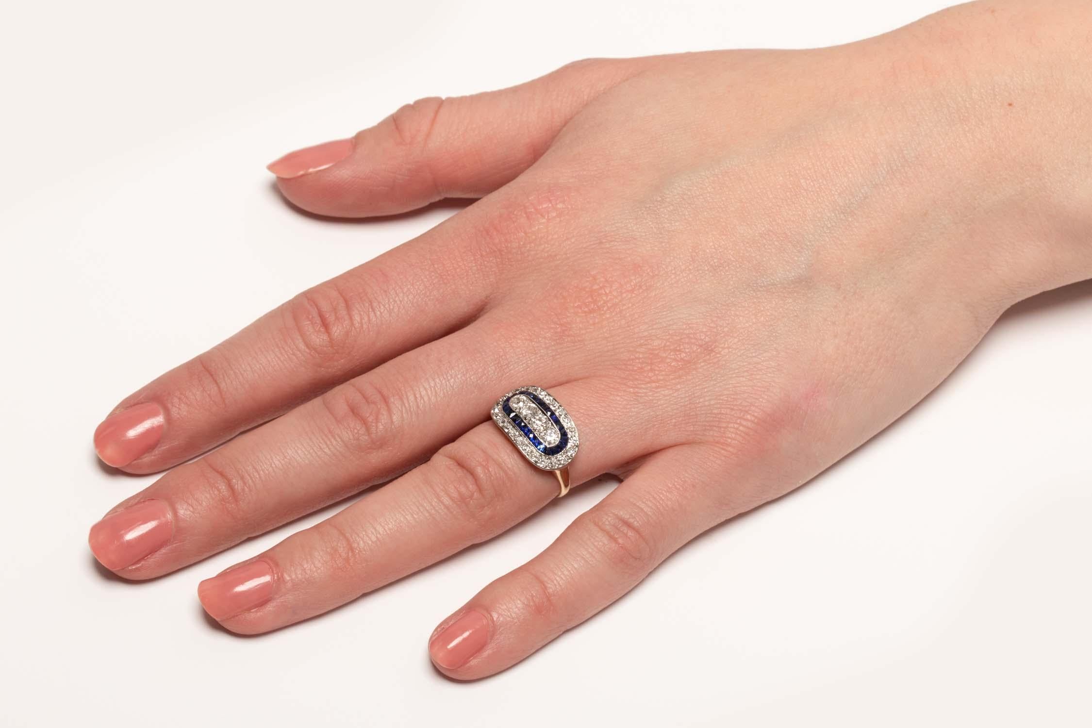 Women's or Men's Edwardian 1.56 Carat Diamond and Sapphire Cluster Ring, C.1910s For Sale