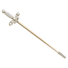 Edwardian 1.59 Carat Diamond Yellow Gold Jabot Pin Sword Brooch