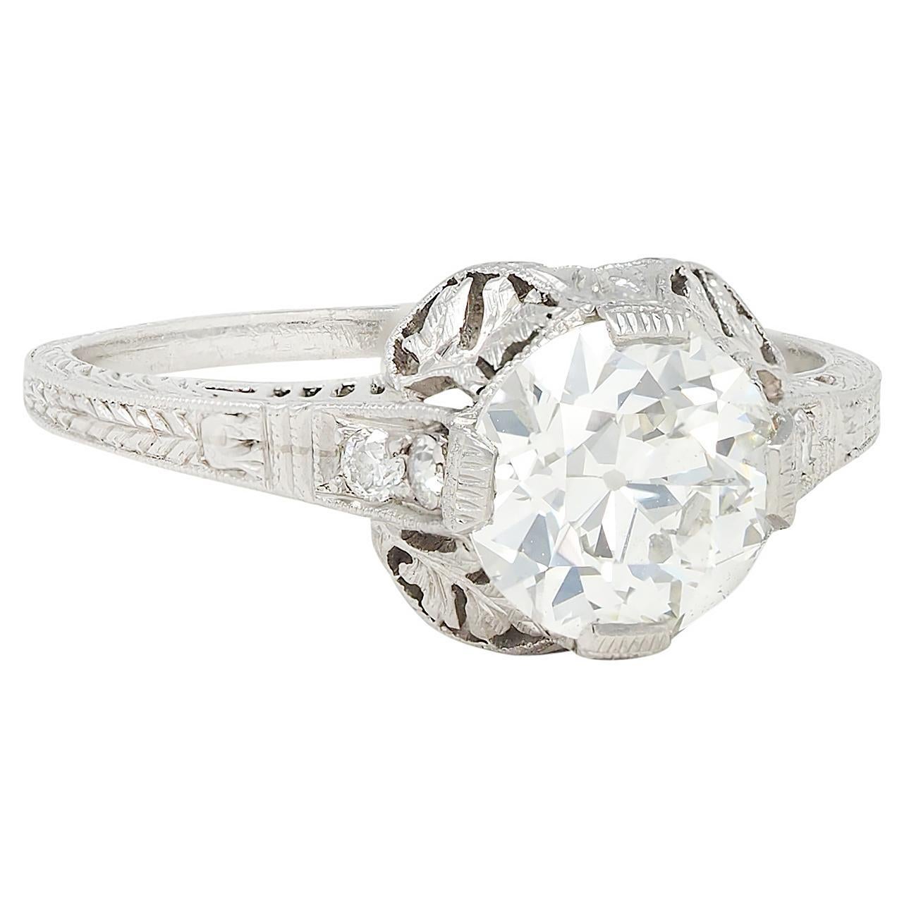 Edwardian 1.59 CTW Diamant Platin Antiker Verlobungsring mit Blättern (Alteuropäischer Schliff) im Angebot