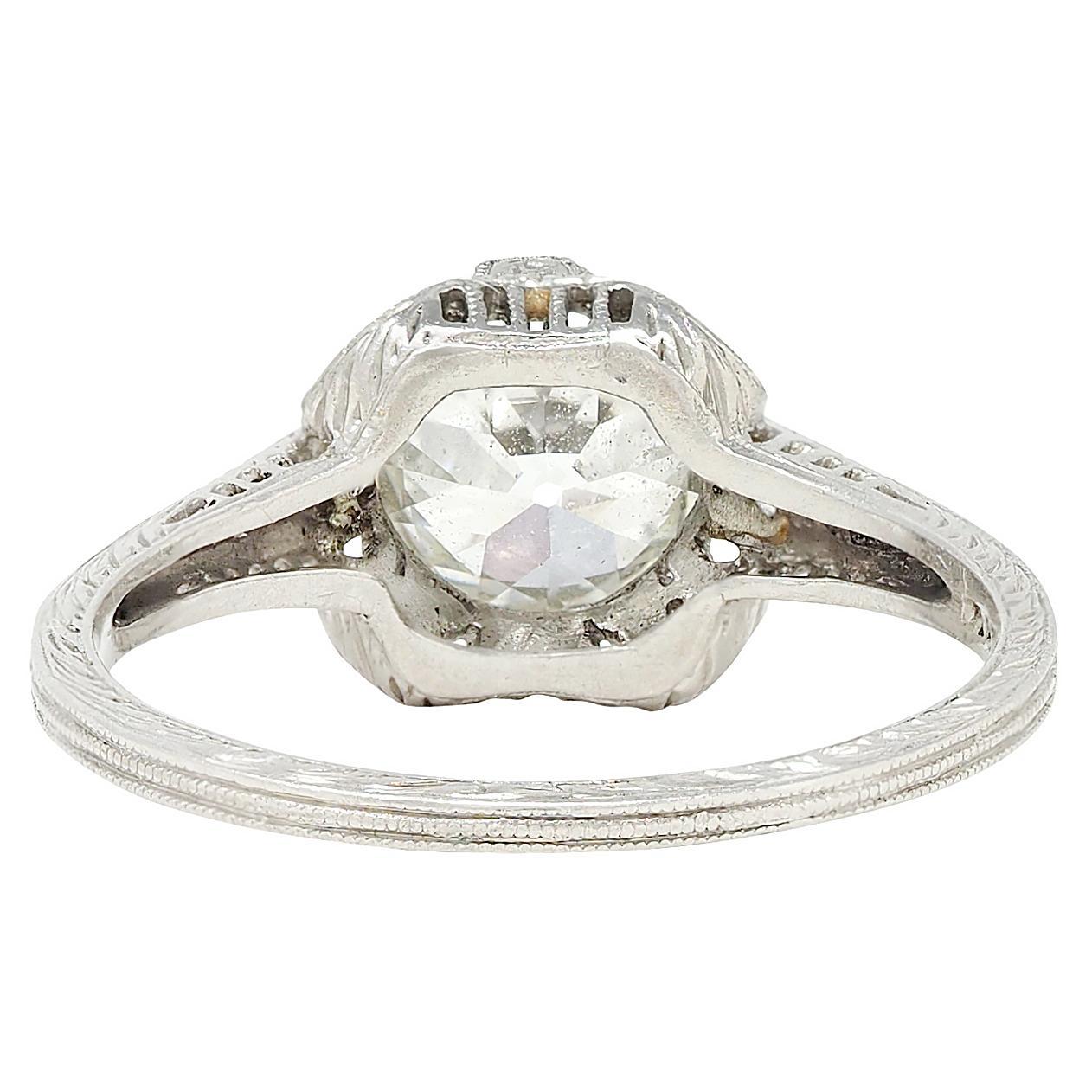 Edwardian 1.59 CTW Diamant Platin Antiker Verlobungsring mit Blättern Damen im Angebot