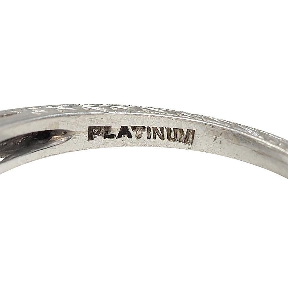 Edwardian 1.59 CTW Diamant Platin Antiker Verlobungsring mit Blättern im Angebot 3