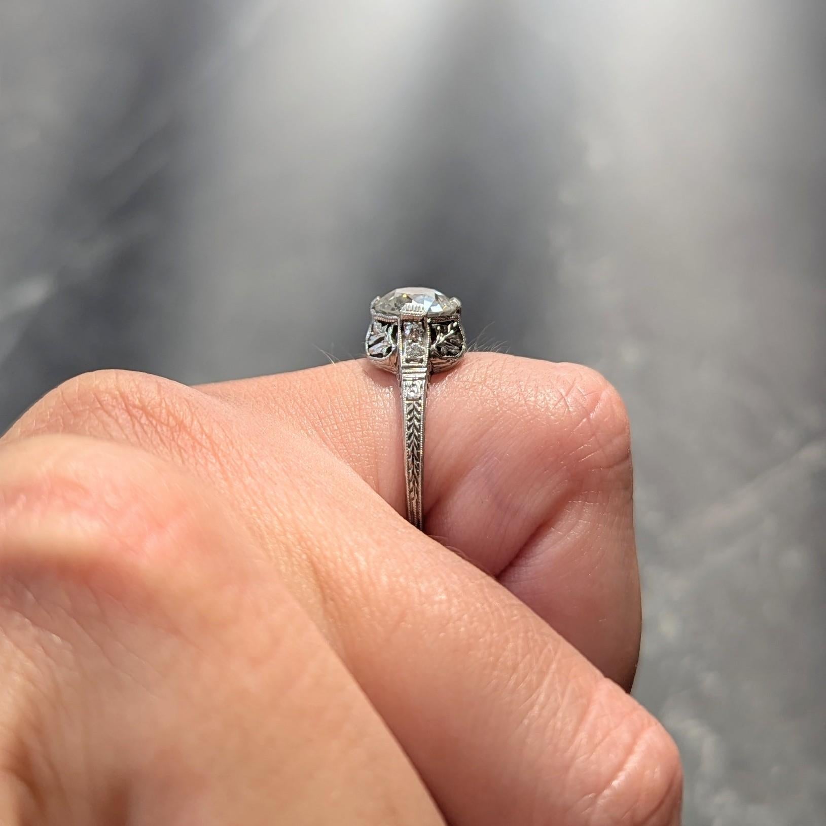 Edwardian 1.59 CTW Diamant Platin Antiker Verlobungsring mit Blättern im Angebot 4