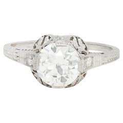 Anello di fidanzamento edoardiano con diamante da 1,59 CTW in platino con foglie antiche