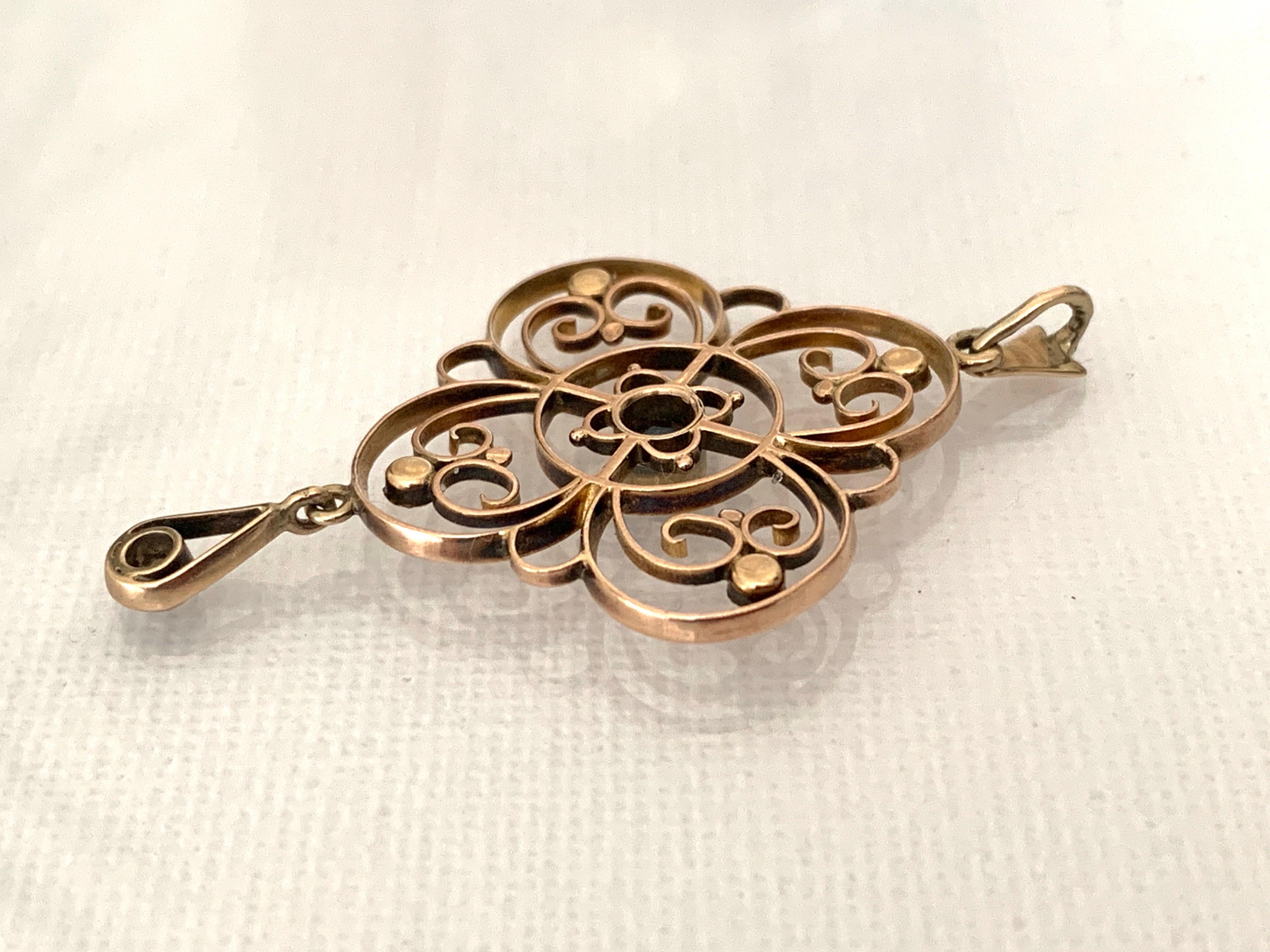 Edwardian 15ct Rose Gold Sapphire set Pendant In Good Condition For Sale In London, GB