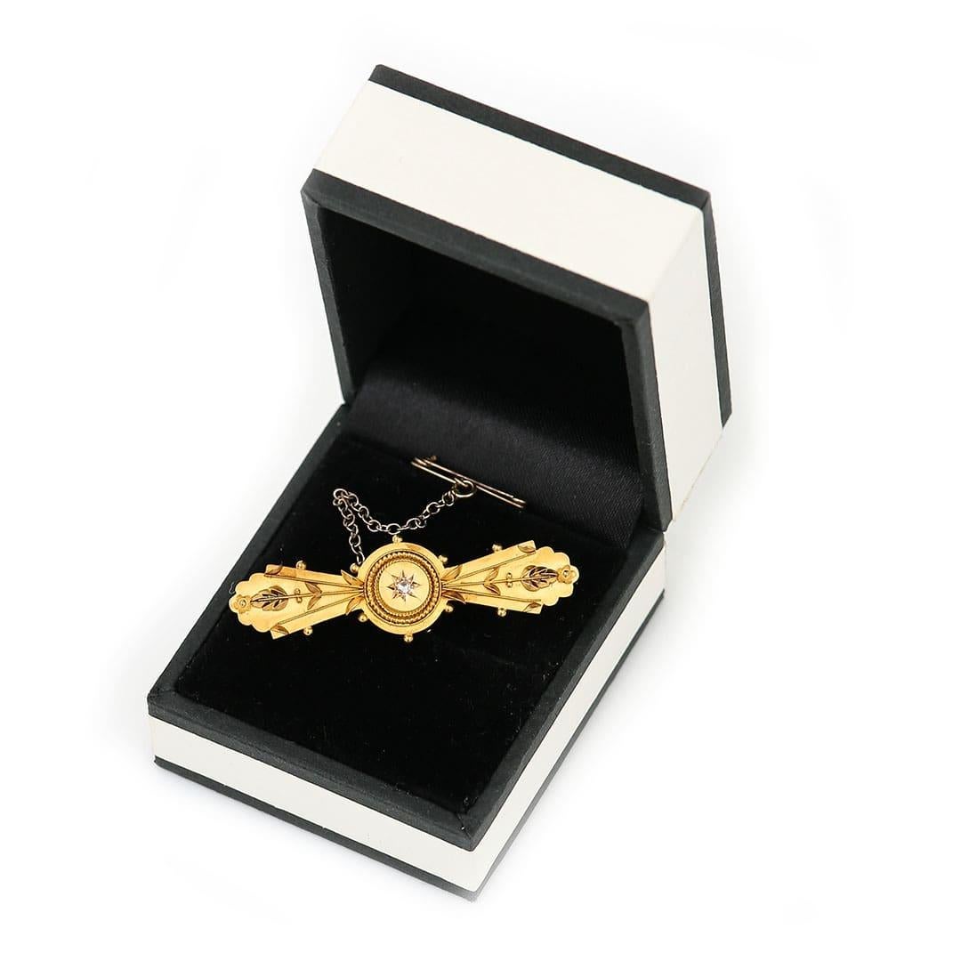 Women's or Men's Edwardian 15ct Yellow Gold Diamond Set Bar Brooch  For Sale