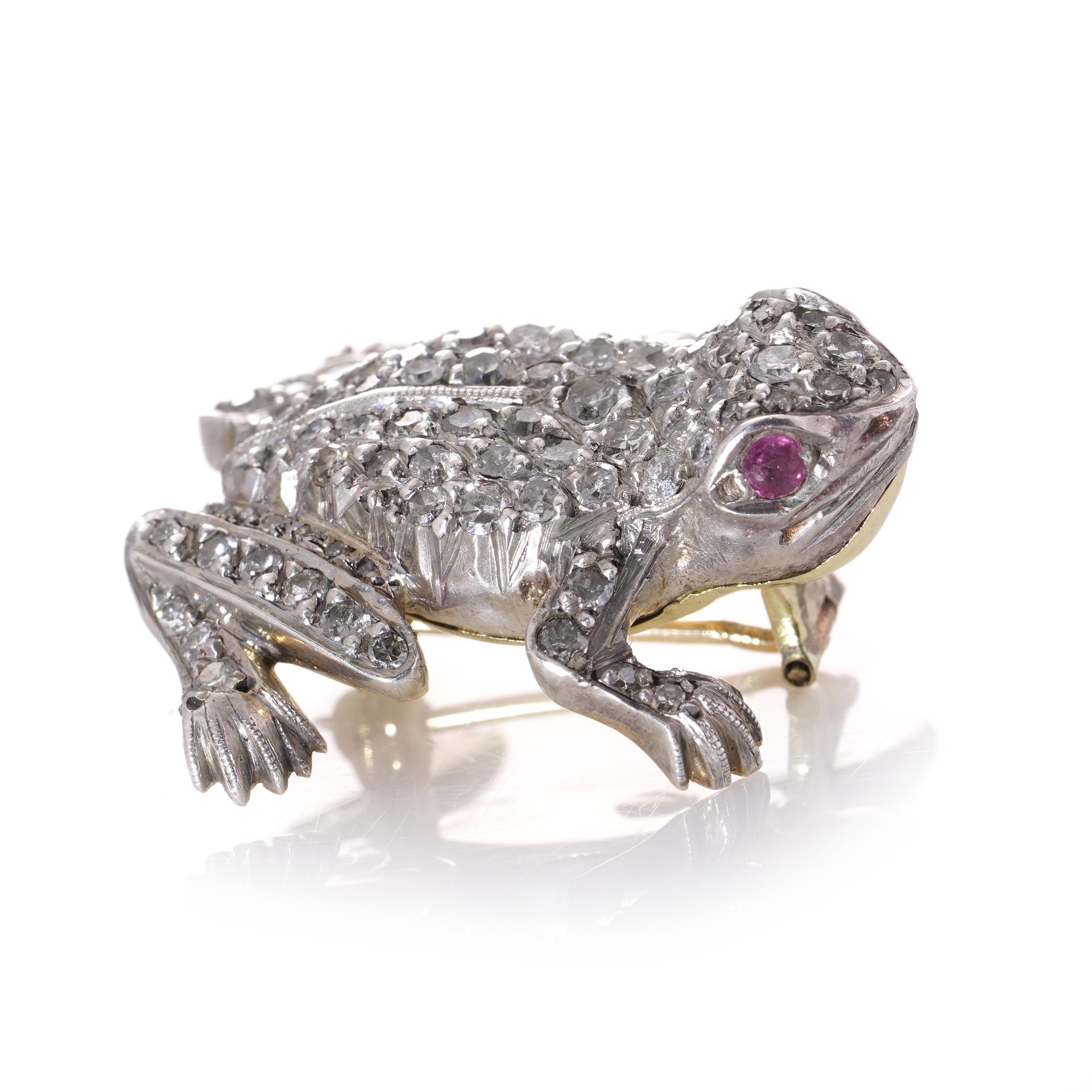 Brilliant Cut Edwardian 15kt gold and silver frog brooch with diamonds and rubies For Sale