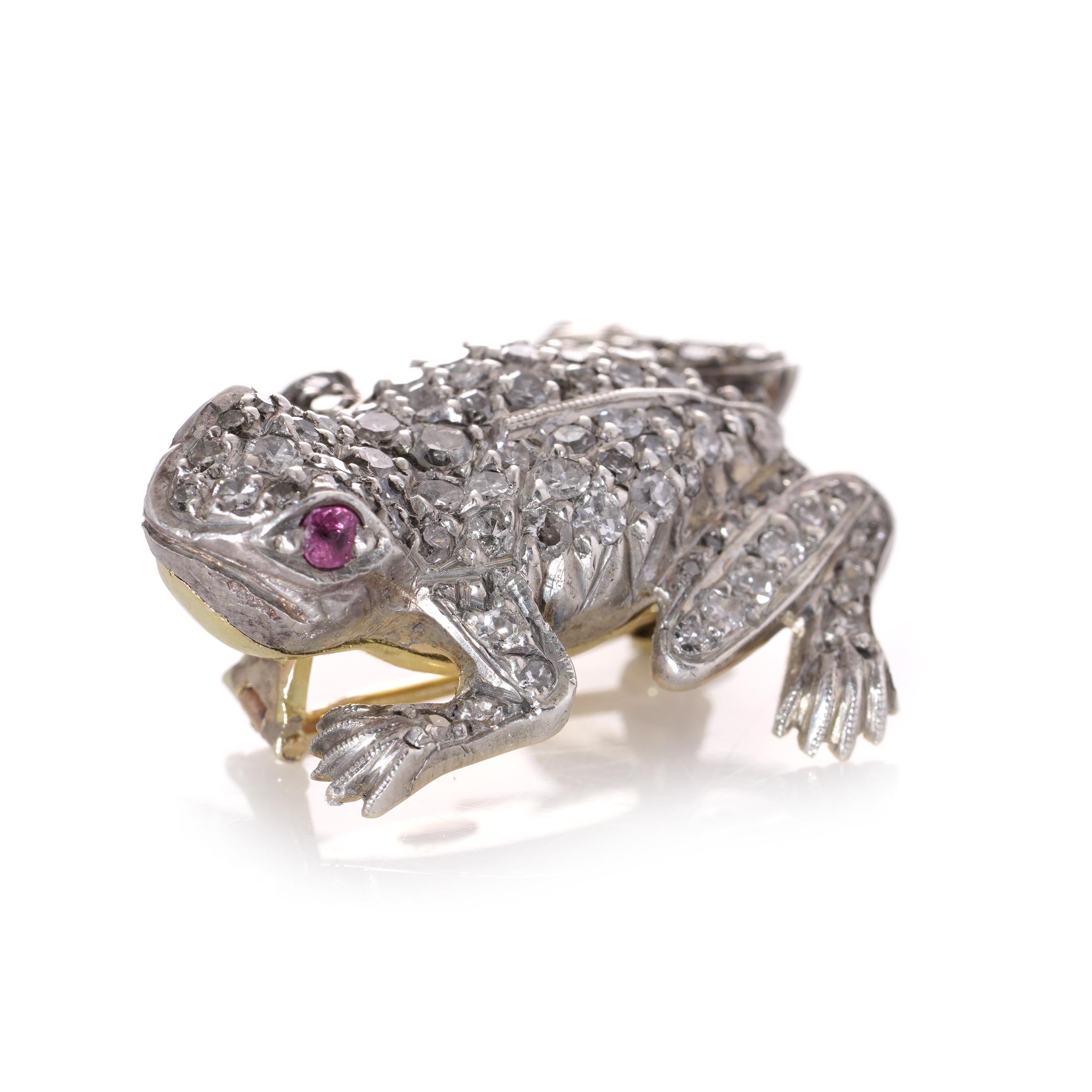 Edwardian 15kt gold and silver frog brooch with diamonds and rubies In Good Condition For Sale In Braintree, GB