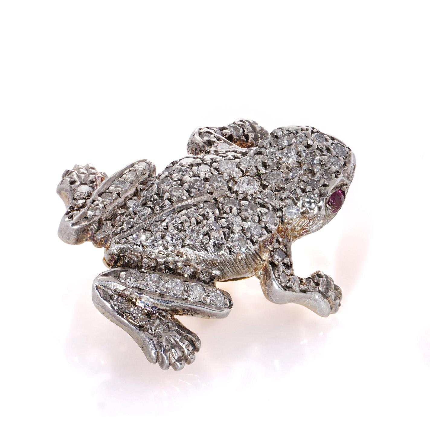 Edwardian 15kt gold and silver frog brooch with diamonds and rubies For Sale 2