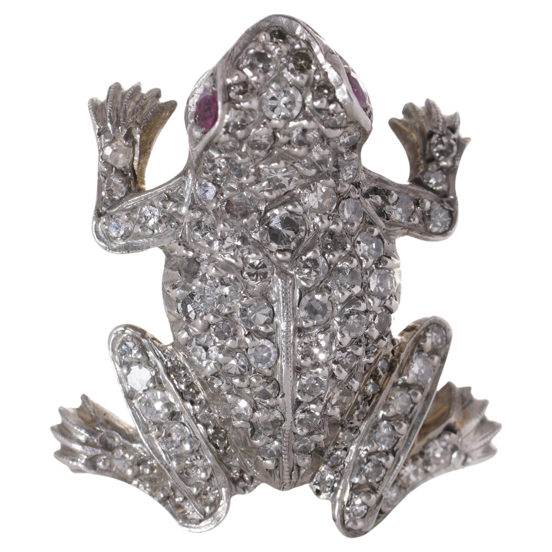 Edwardian 15kt gold and silver frog brooch with diamonds and rubies For Sale