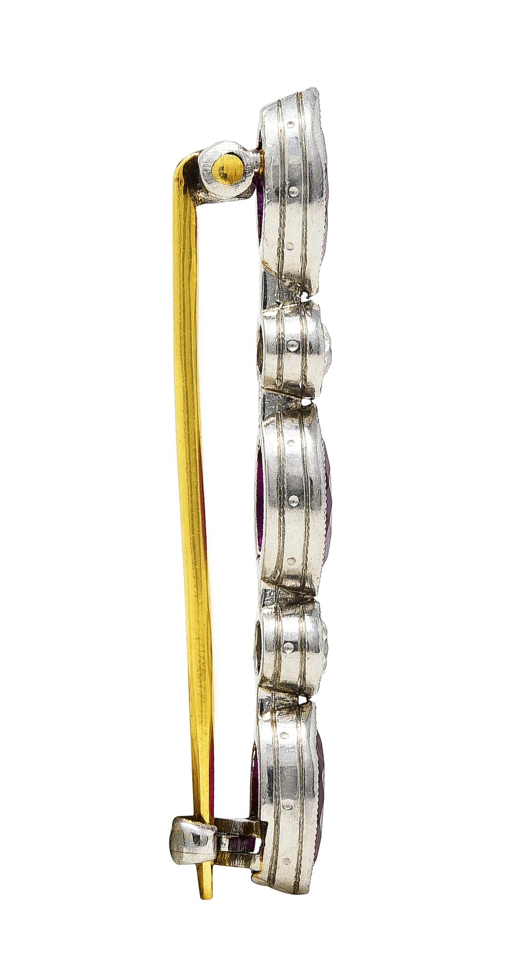 Women's or Men's Edwardian 1.65 Carats Ruby Diamond Platinum 18 Karat Gold Bar Brooch