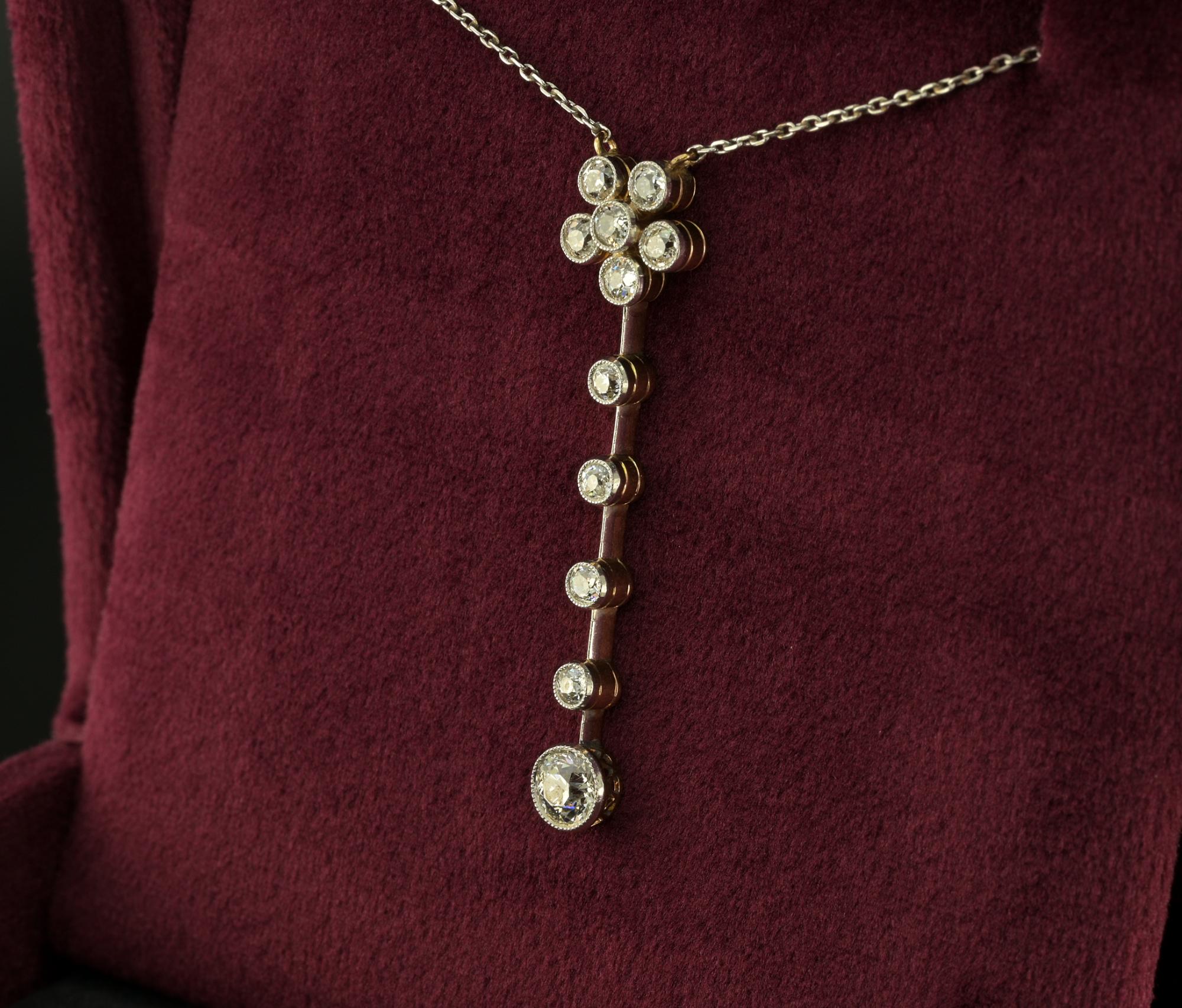 Edwardian 1.65 Ct Diamond Daisy Platinum 18 KT Necklace In Good Condition For Sale In Napoli, IT
