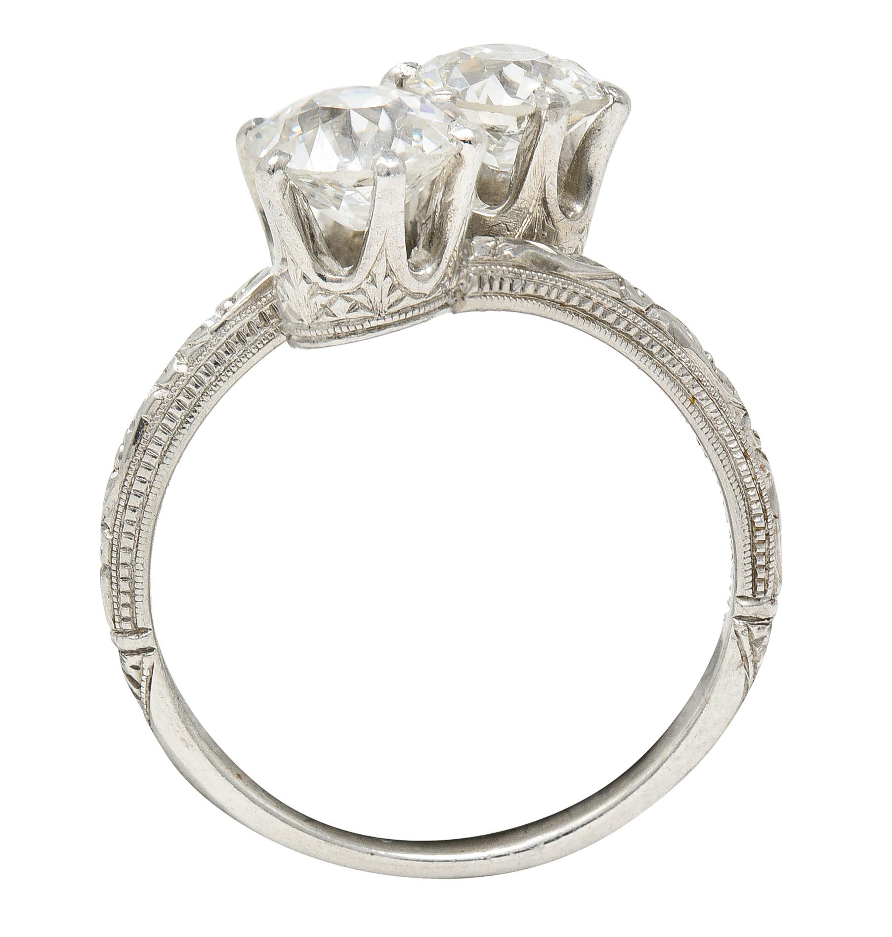 Edwardian 1.70 Carats Diamond Platinum Antique Toi Et Moi Engagement Ring 3