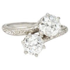 Edwardian 1.70 Carats Diamond Platinum Antique Toi Et Moi Engagement Ring