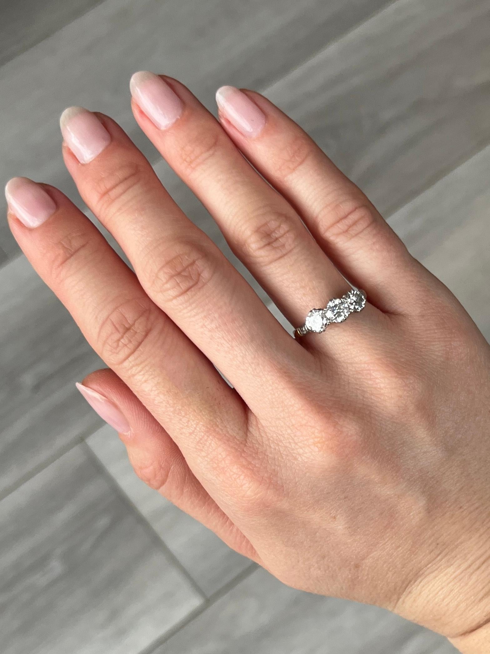 Edwardian 18 Carat Gold and Platinum Old European Cut Diamond Three-Stone Ring In Good Condition For Sale In Chipping Campden, GB