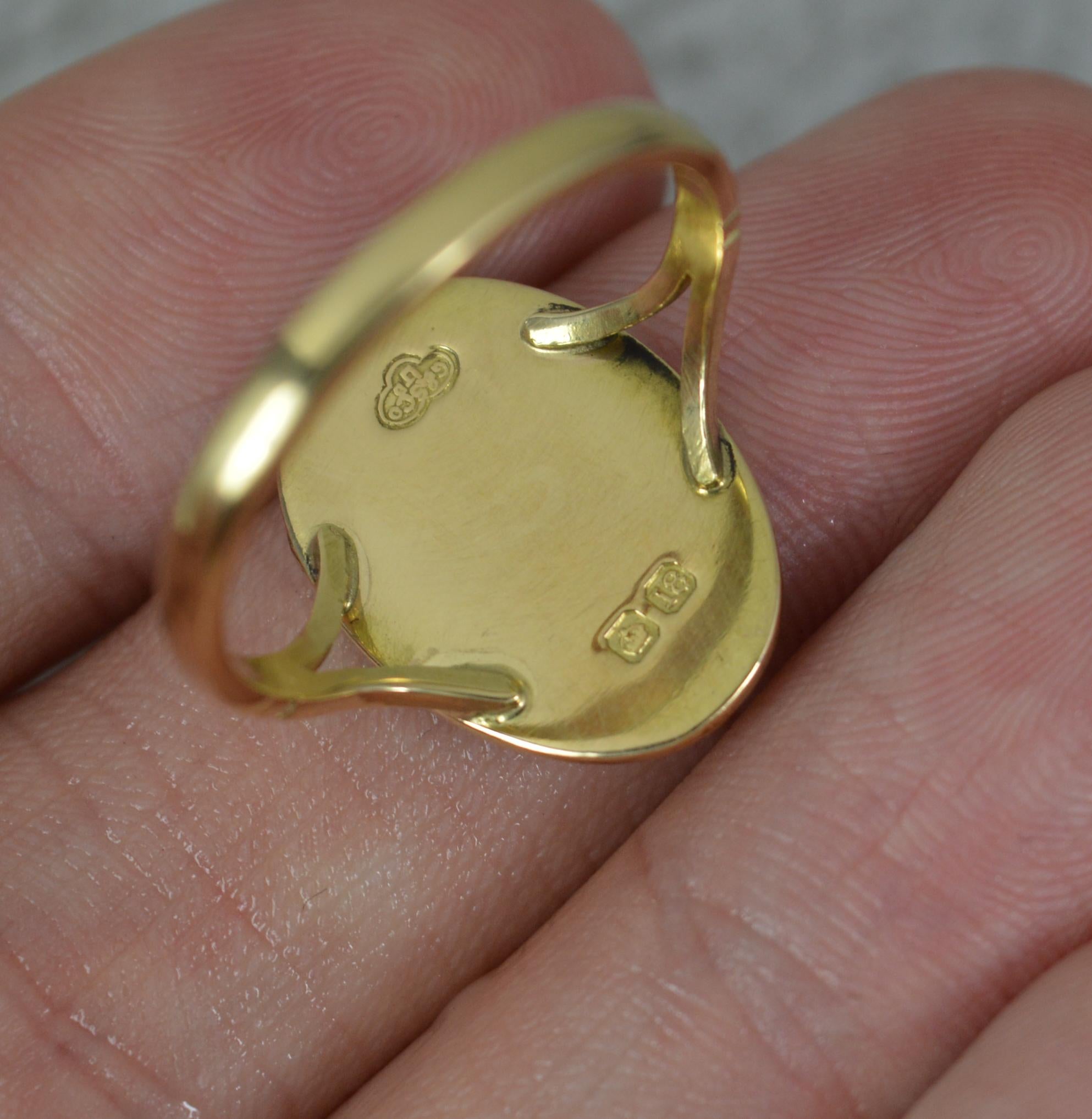 Bague signet édouardienne gravée en or 18 carats représentant un dragon en vente 1