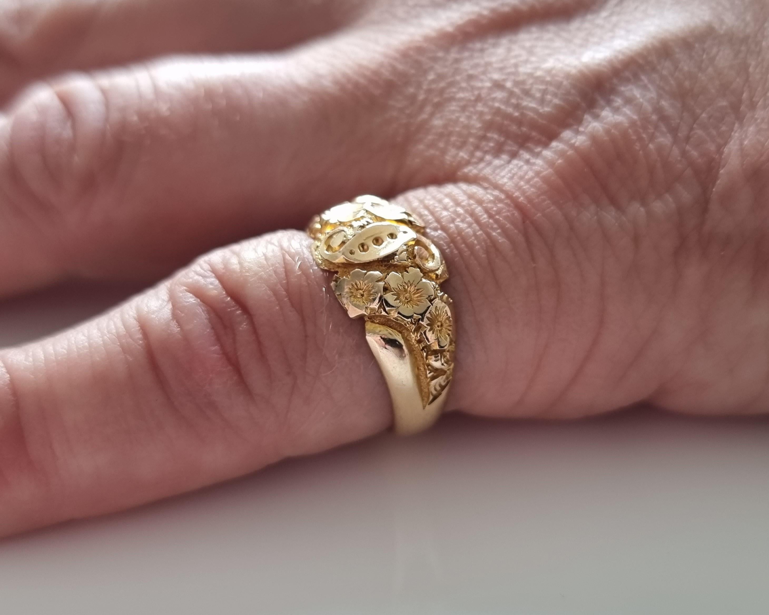 Edwardian 18 Carat Gold Engraved Keeper Ring, 1907 9