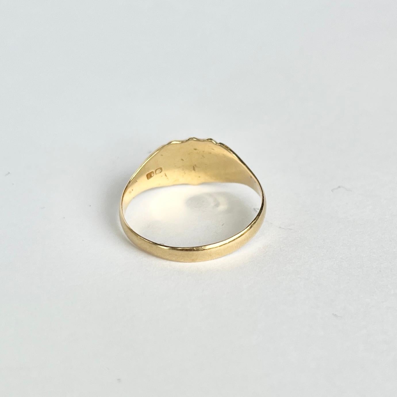 Women's or Men's Edwardian 18 Carat Gold Signet Ring For Sale