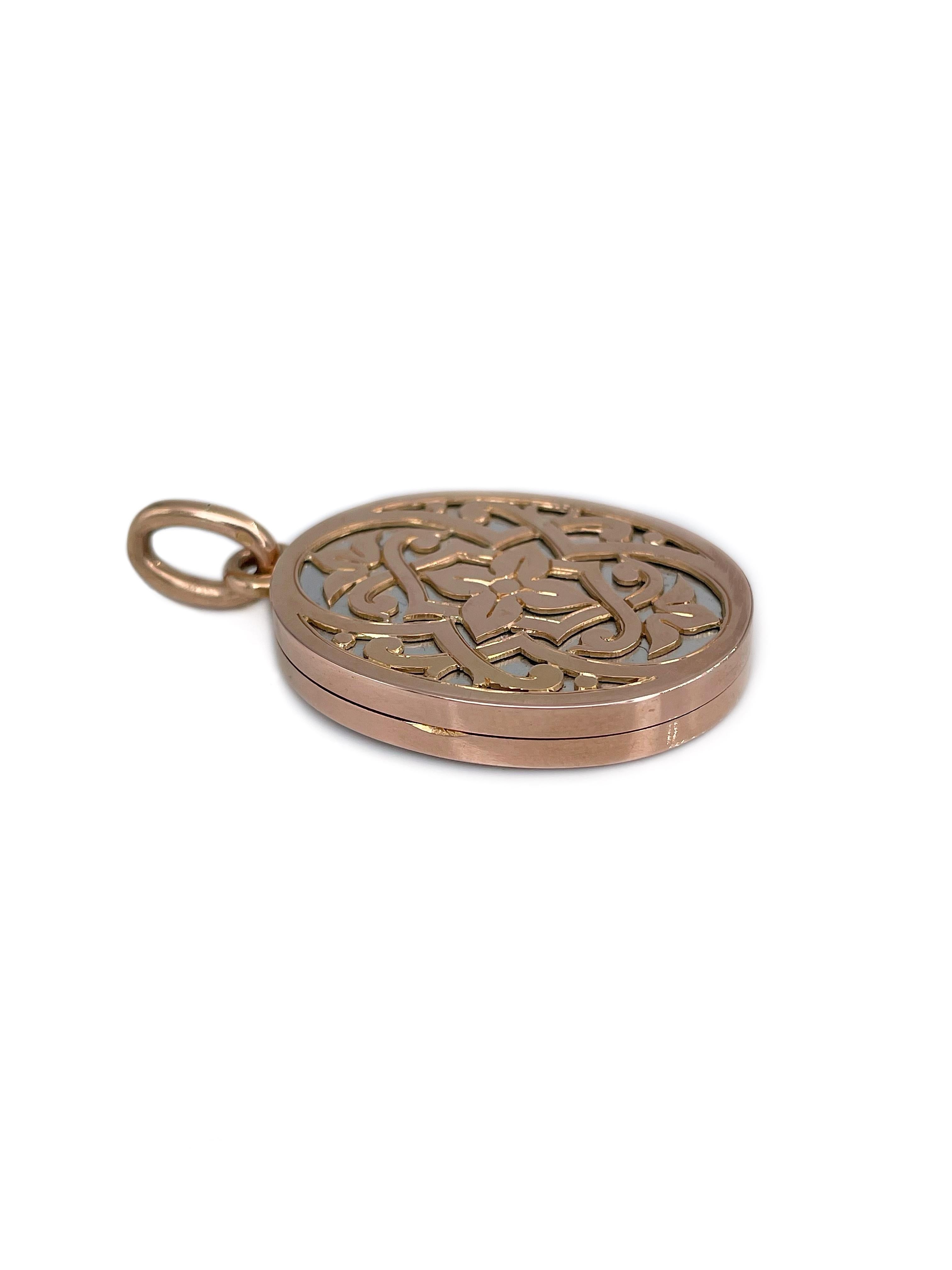 Edwardian 18 Karat Bi-Colour Gold Arabesque Ornament Oval Locket Pendant For Sale 1