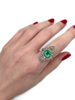 Bague édouardienne en or 18 carats 1,50 carat d'émeraude 0,80 carat de diamant Navette