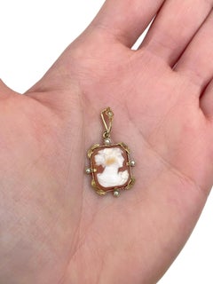 Edwardian 14 Karat Gold Right Facing Lady Shell Cameo Pearl Pendant