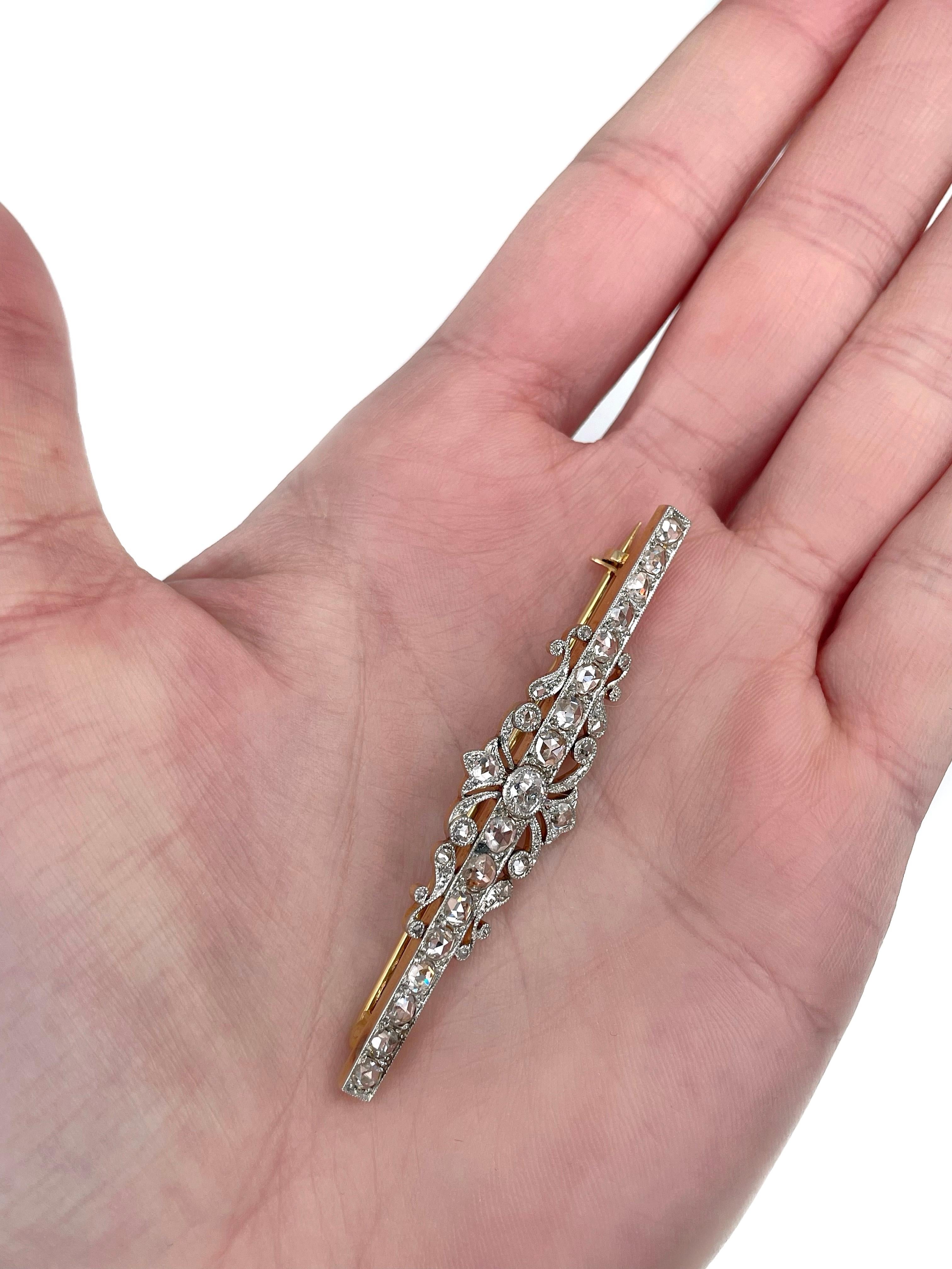 Il s'agit d'une broche édouardienne en or 14 carats, ornée de Pt900. Vers 1910.

La pièce comporte des diamants (TW 1.92ct) :
- 1 diamant (taille européenne ancienne, 0,22ct, RW-W, P2)
- 30 diamants (taille rose, TW 1,70ct, W-STW, VS-SI) 

Poids :