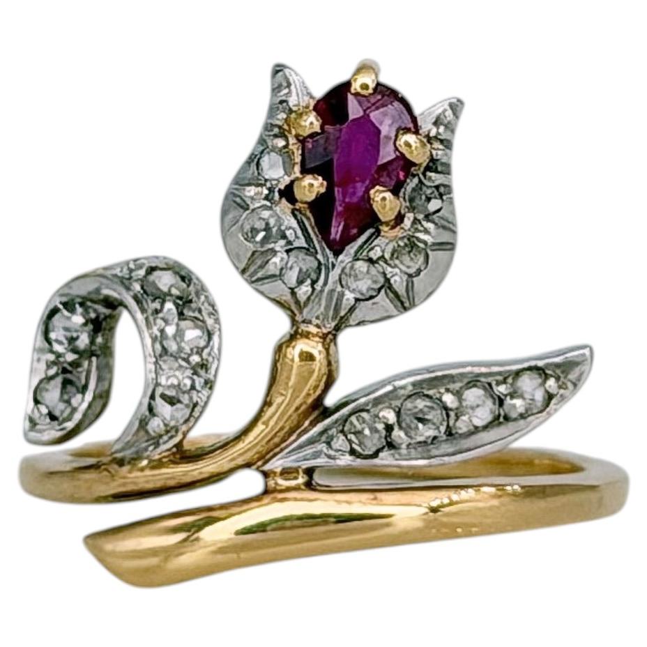 Anello edoardiano in oro a 18 carati con rubino e diamanti a forma di tulipano in vendita