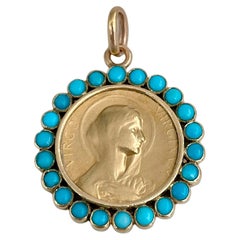 Ciondolo con medaglia della Vergine Maria in turchese in oro 18 carati di epoca edoardiana