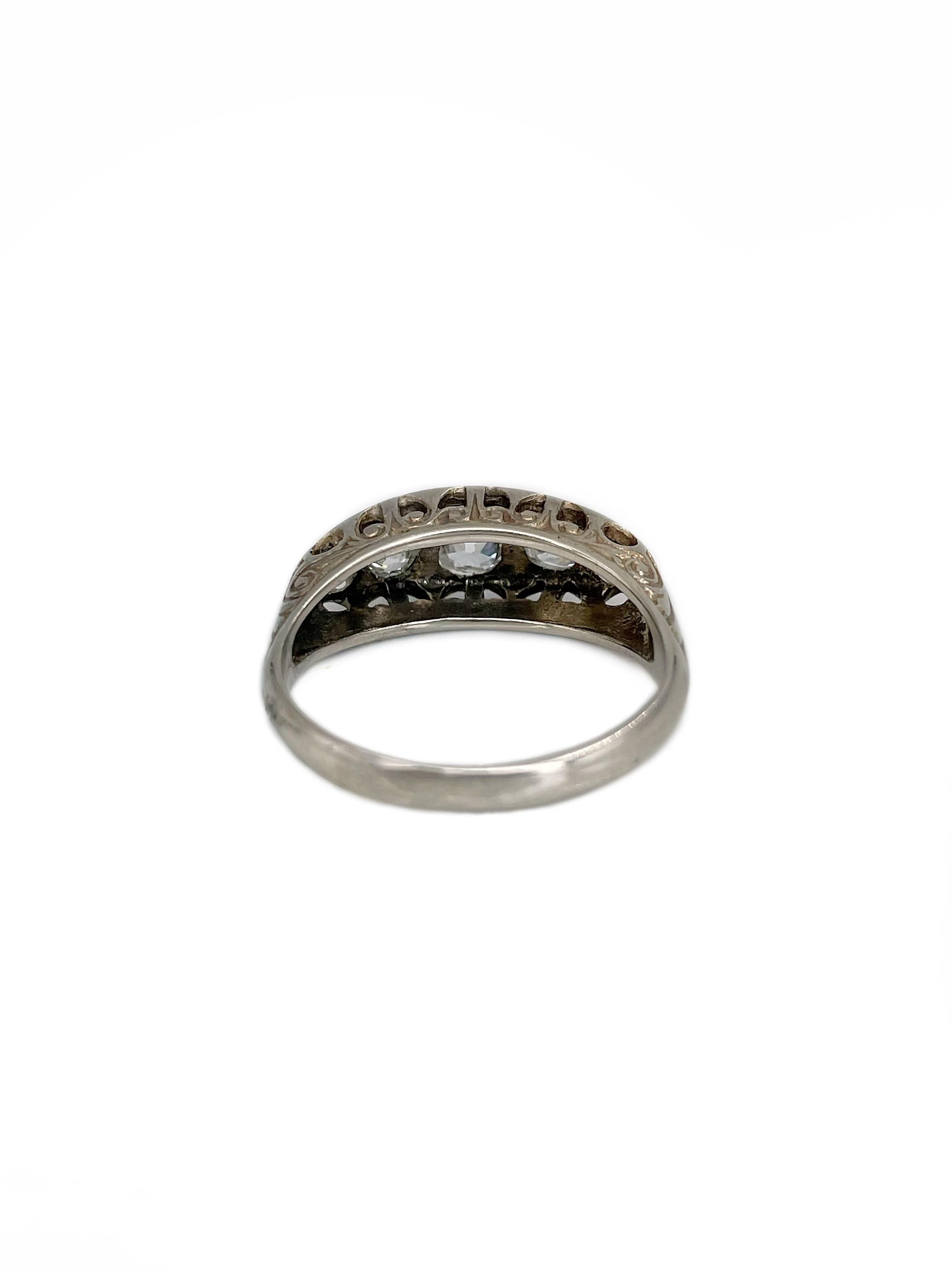 Women's or Men's Edwardian 18 Karat Gold TW 0.60 Carat Diamond Band Ring For Sale