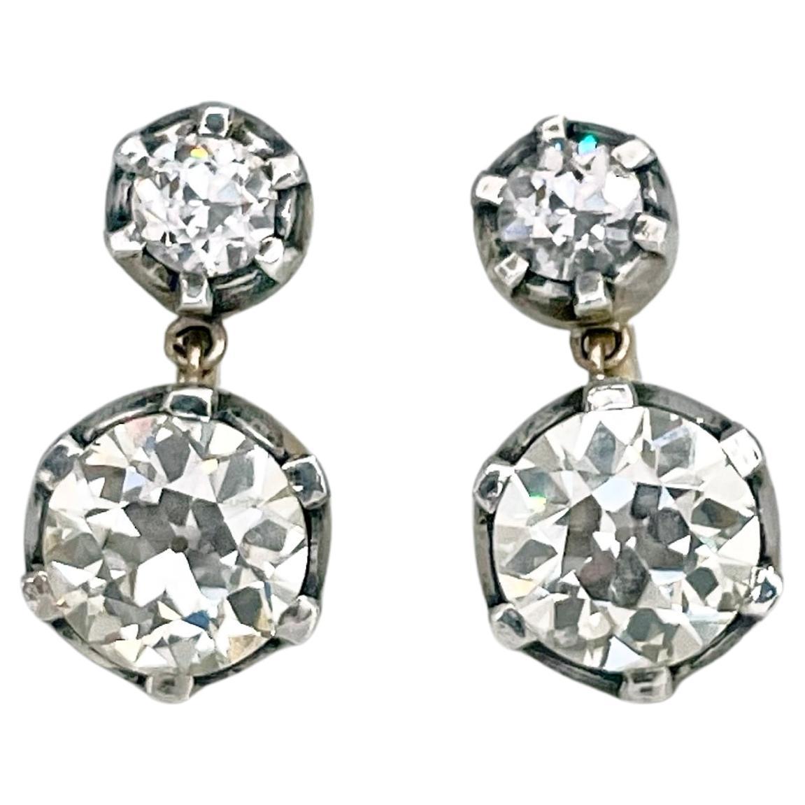 Edwardian 18 Karat Gold TW ~4.94 Carat Old Cut Diamond Drop Lever-Back Earrings en vente