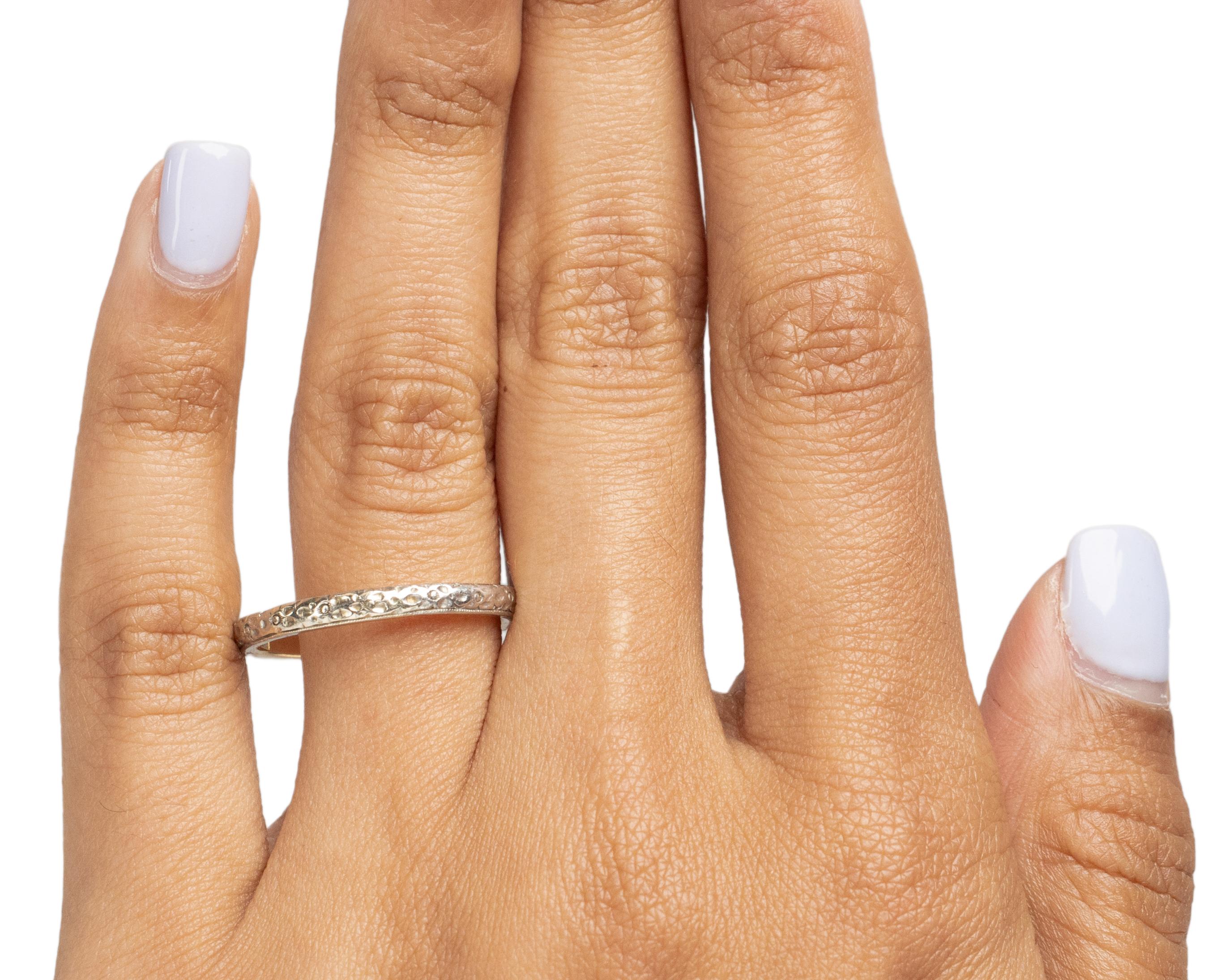 Edwardian 18 Karat Yellow Gold Wedding Ring In Good Condition For Sale In Atlanta, GA