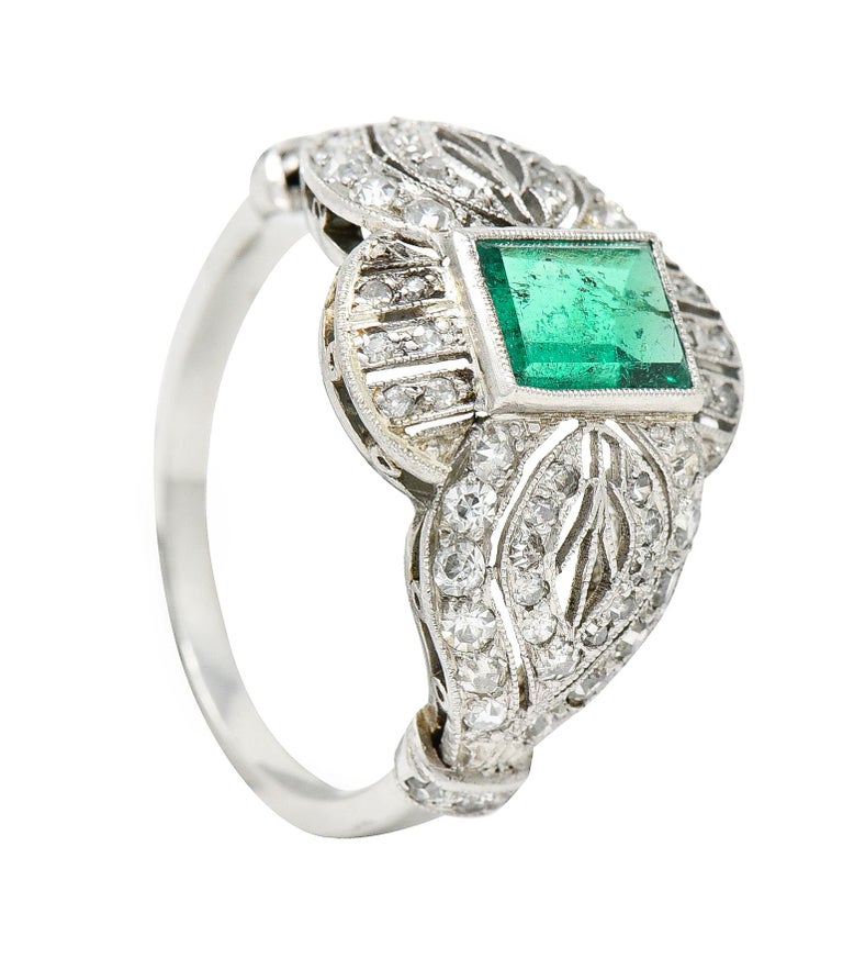 Edwardian 1.80 Carats Emerald Diamond Platinum Dinner Ring For Sale 6