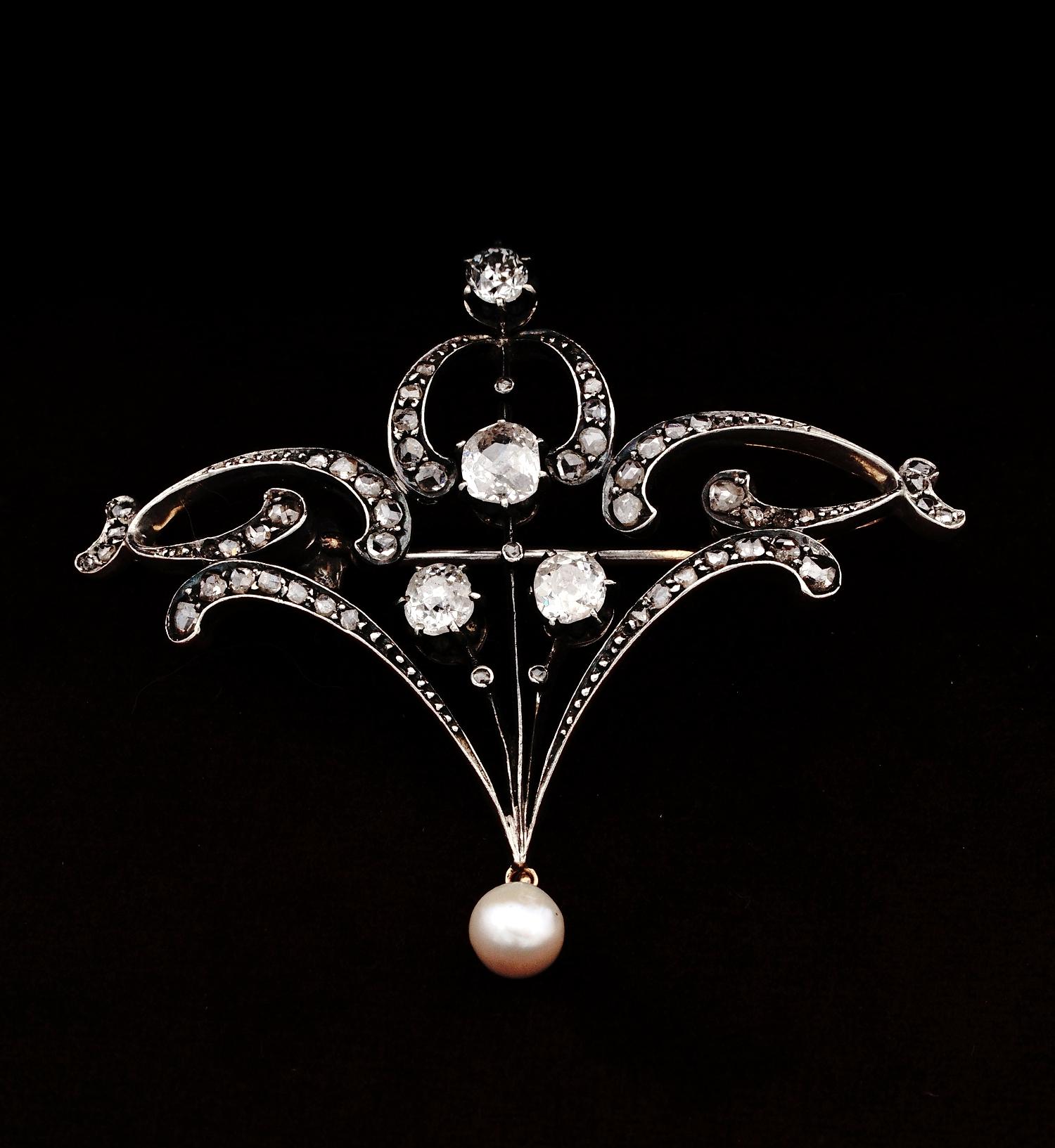 Edwardian 1.80 Carat Diamond Natural Pearl Lavaliere Necklace Brooch of Beauty In Good Condition For Sale In Napoli, IT