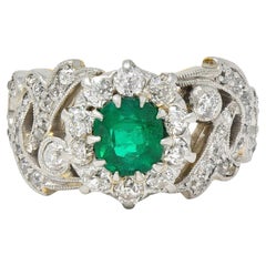 Bague Edwardienne 1.85 CTW Emerald Diamond Platinum 14 Karat Gold Antique Halo Ring